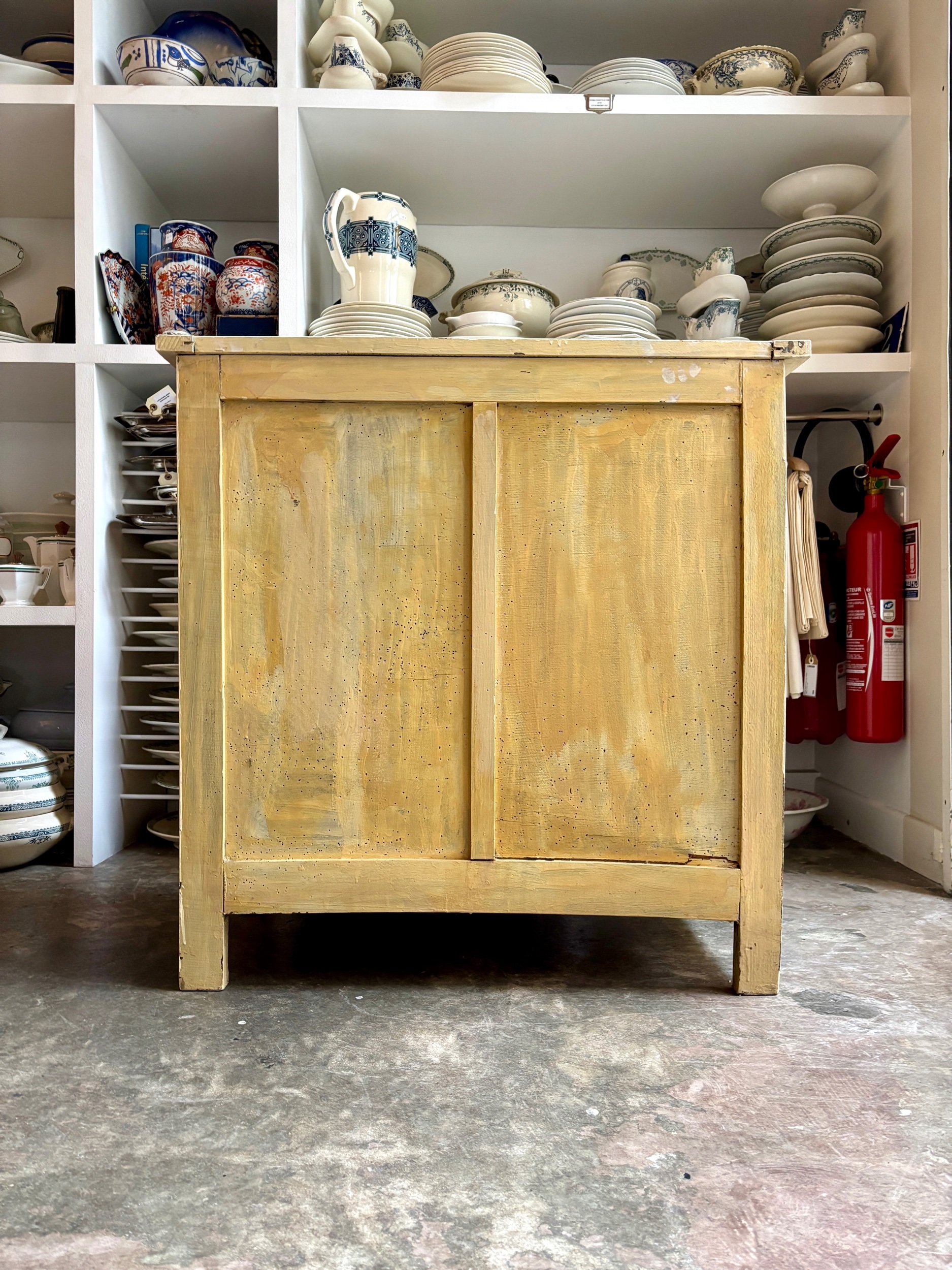 confiturier-buffet-parisien-bois-beige-vintage-axs-design-paris-france