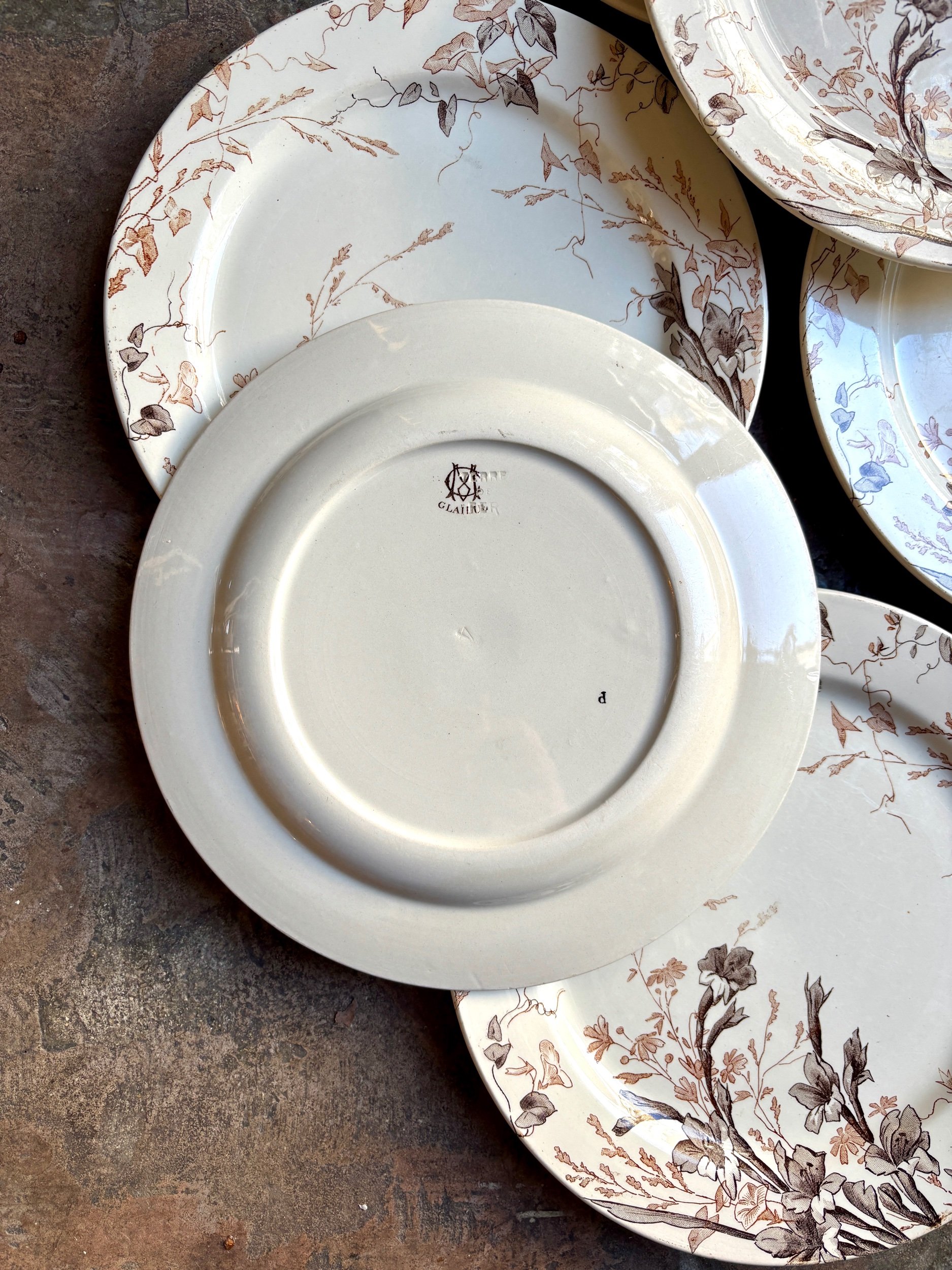 assiettes-dessert-terre-de-fer-creil-montereau-glaieul-vintage-axs-design-paris-france