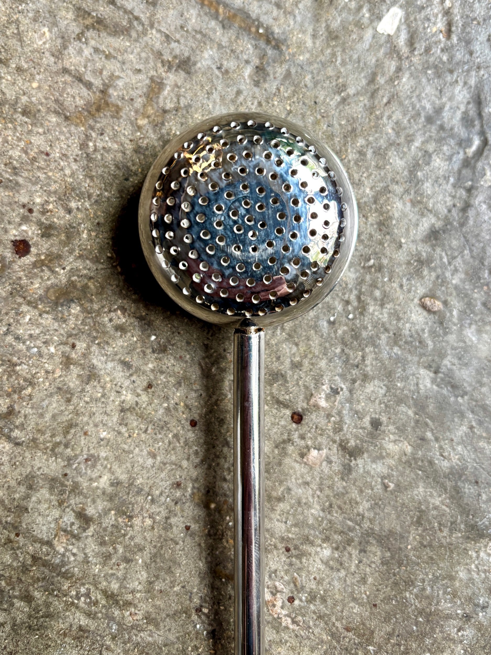 infuseur-the-metal-chrome-accessoire-cuisine-vintage-axs-design-paris-france
