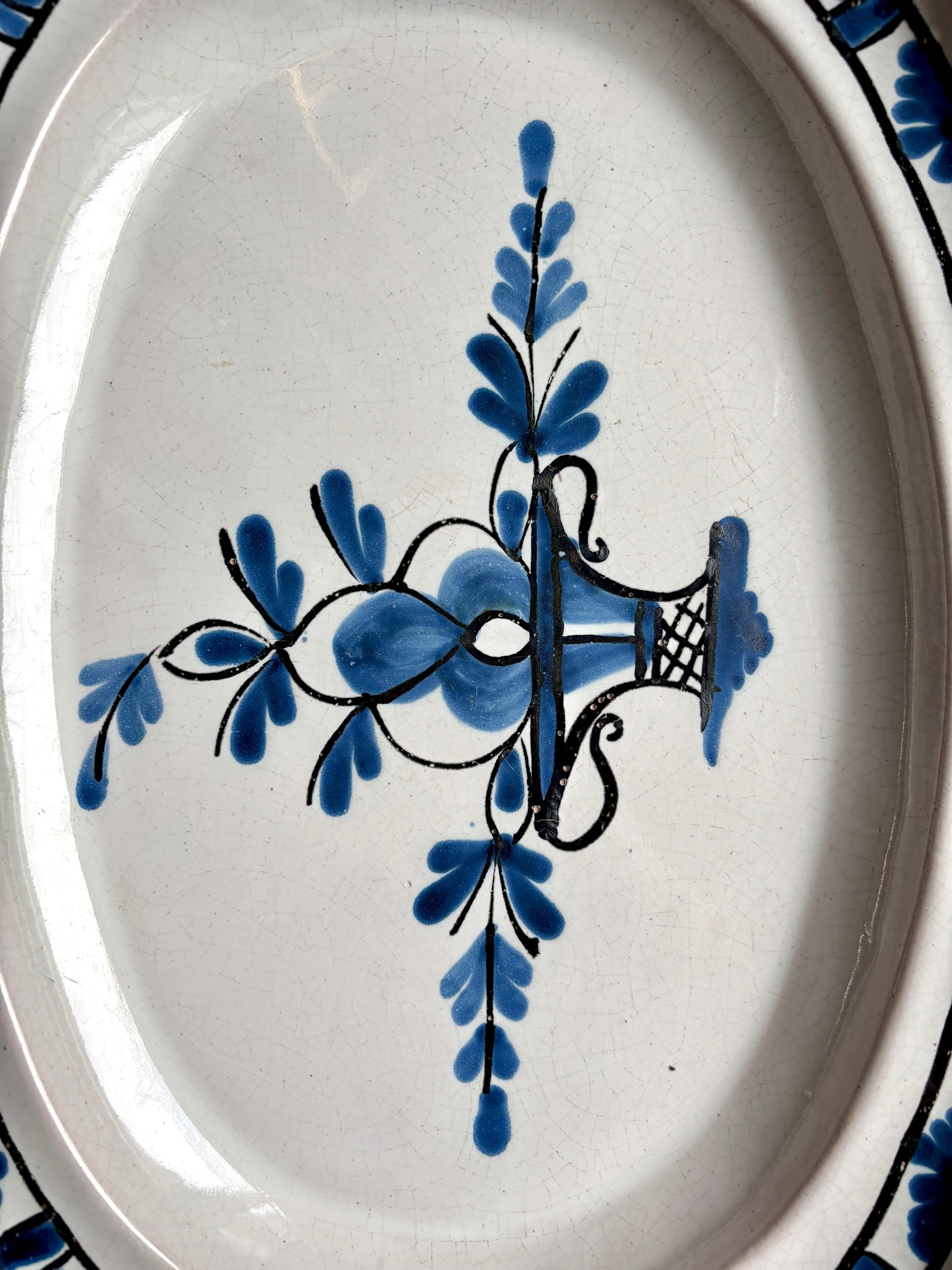 plat-ovale-creux-vieux-rouen-terre-cuite-emaillee-bleu-marron-decoration-vintage-axs-design-paris-france