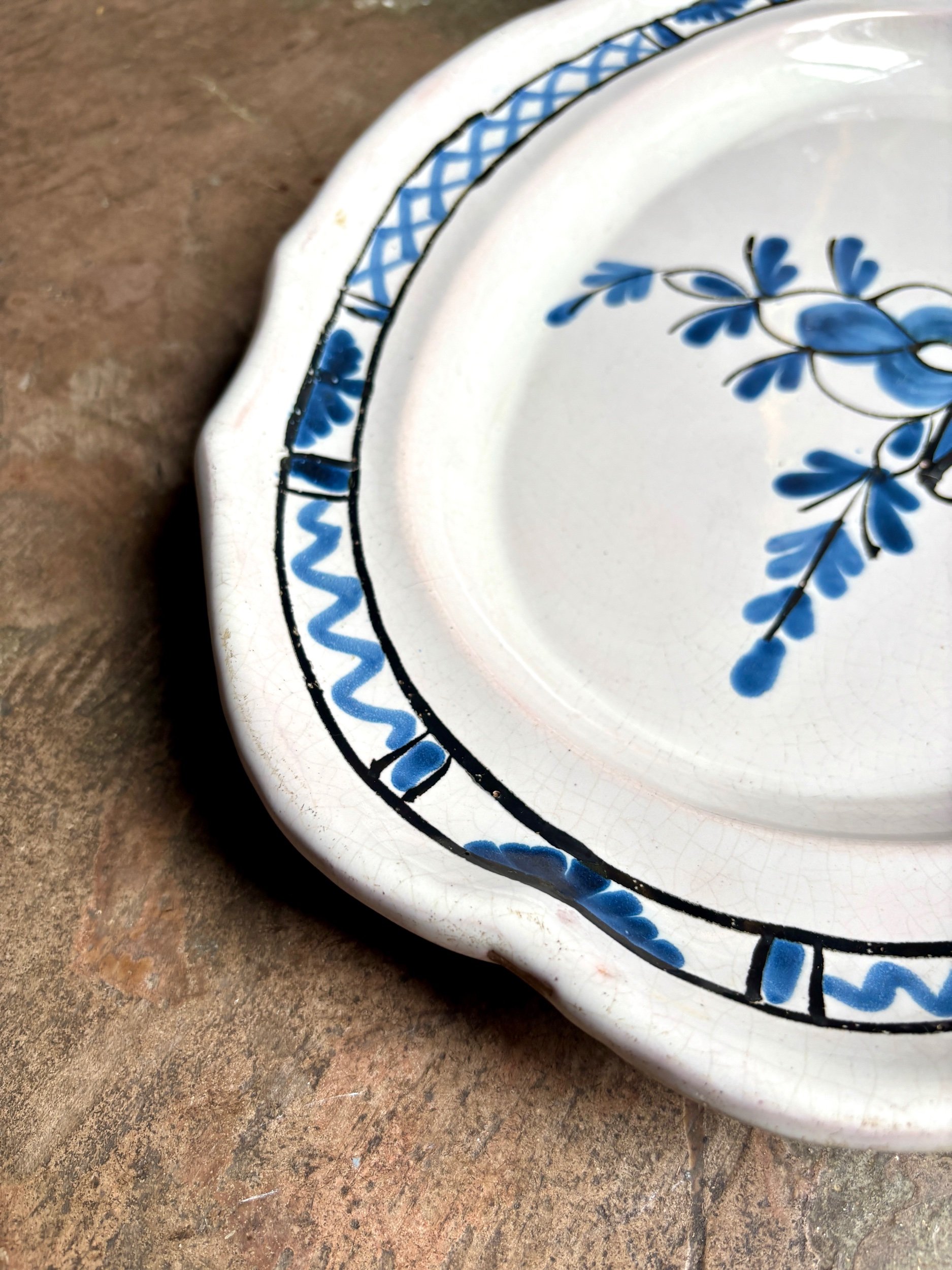 plat-ovale-creux-vieux-rouen-terre-cuite-emaillee-bleu-marron-decoration-vintage-axs-design-paris-france