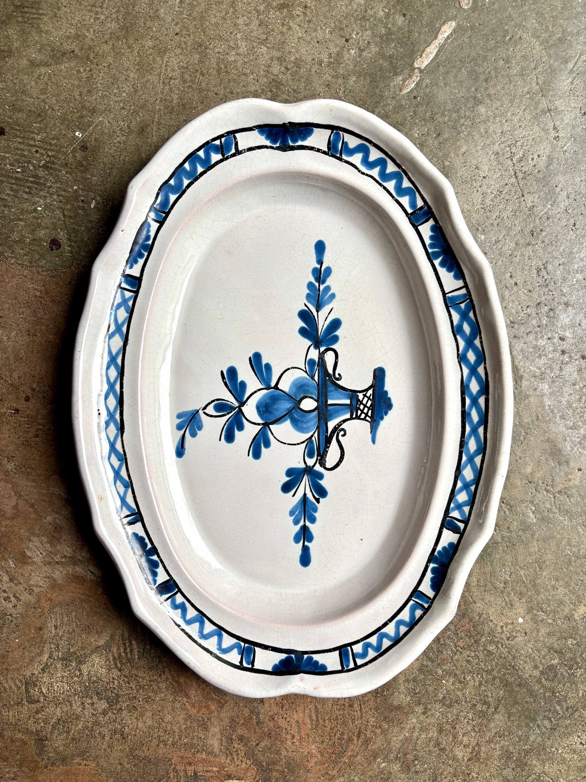 plat-ovale-creux-vieux-rouen-terre-cuite-emaillee-bleu-marron-decoration-vintage-axs-design-paris-france