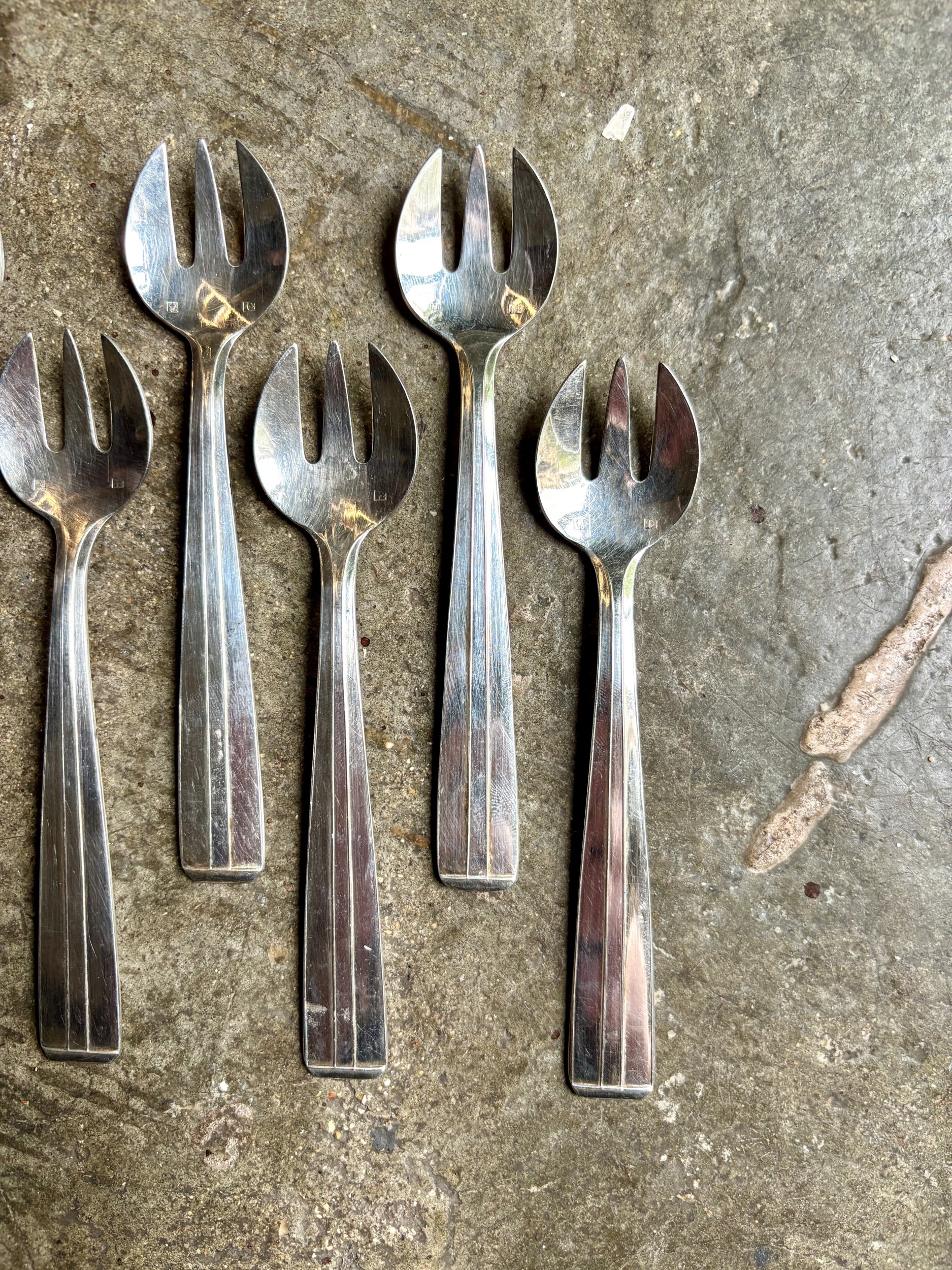 6 fourchettes à huîtres en métal argenté
