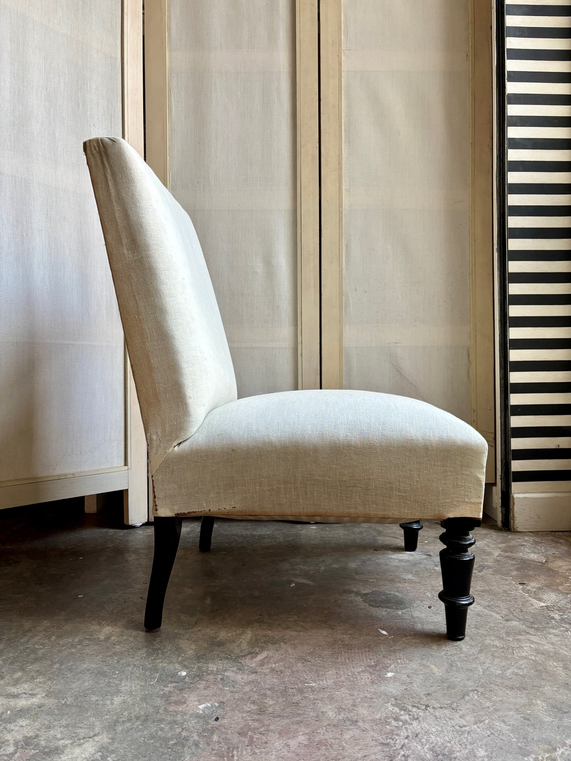 fauteuil-chauffeuse-coton-beige-bois-noir-assise-vintage-axs-design-paris-france