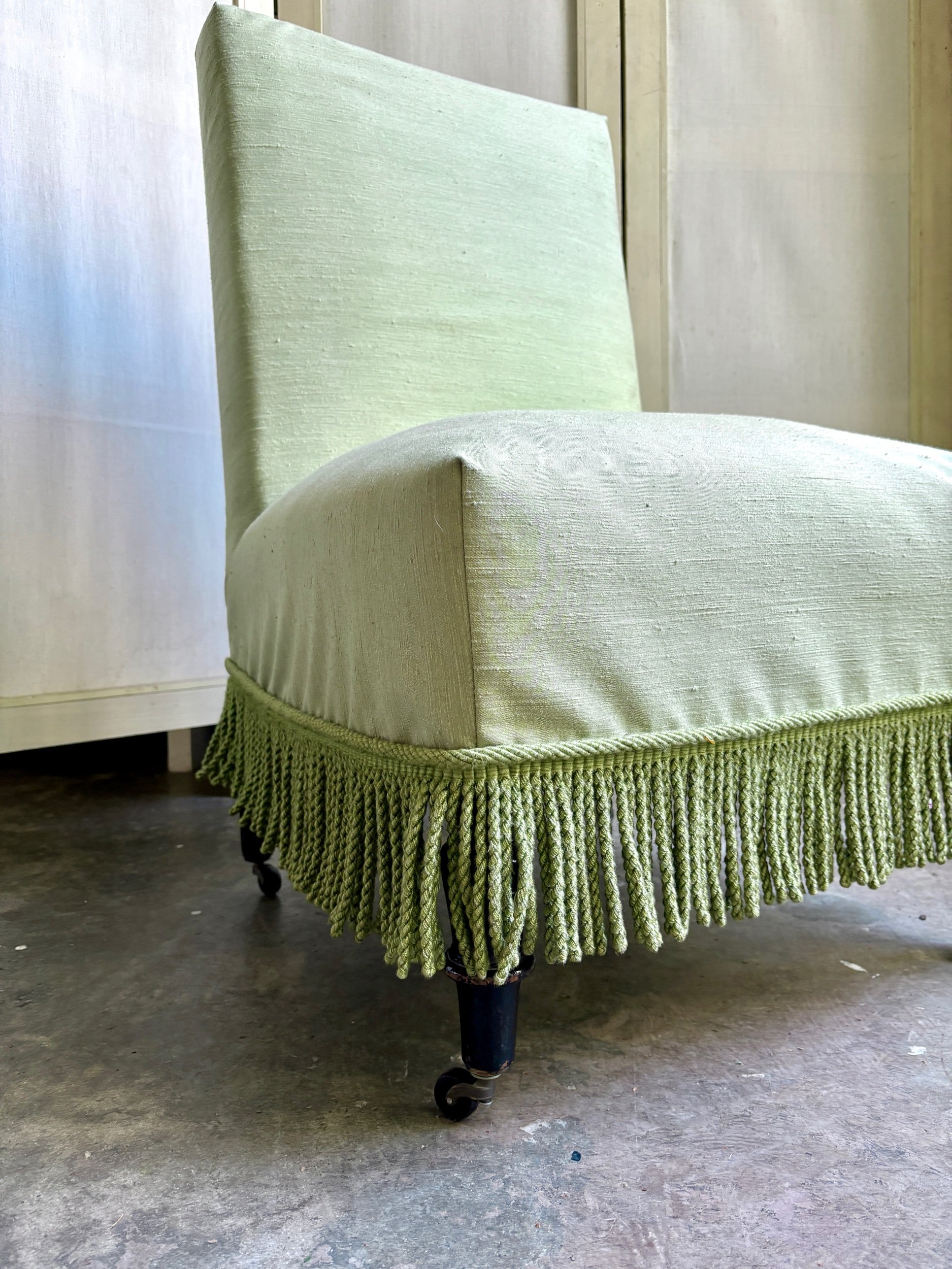 chauffeuse-fauteuil-coton-vert-bois-noir-assise-vintage-axs-design-paris-france