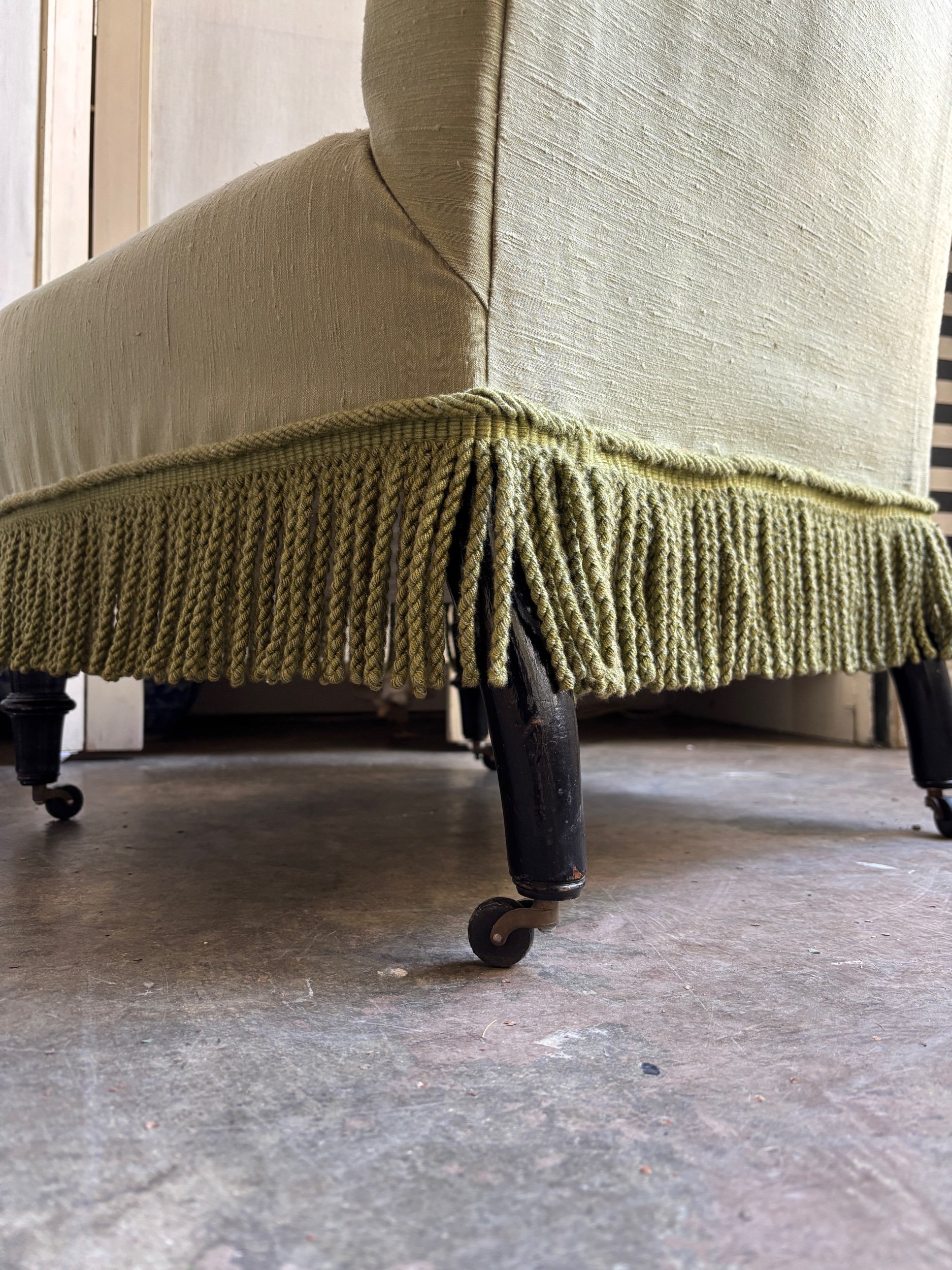 chauffeuse-fauteuil-coton-vert-bois-noir-assise-vintage-axs-design-paris-france