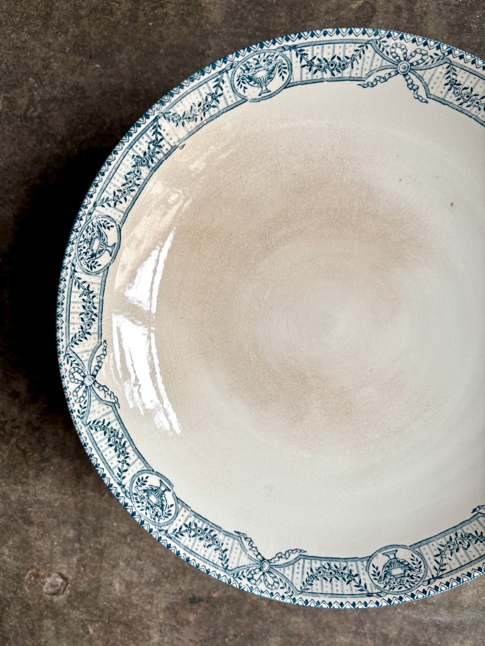 grand-compotier-salins-directoire-terre-de-fer-ecru-bleu-decoration-vintage-axs-design-paris-france