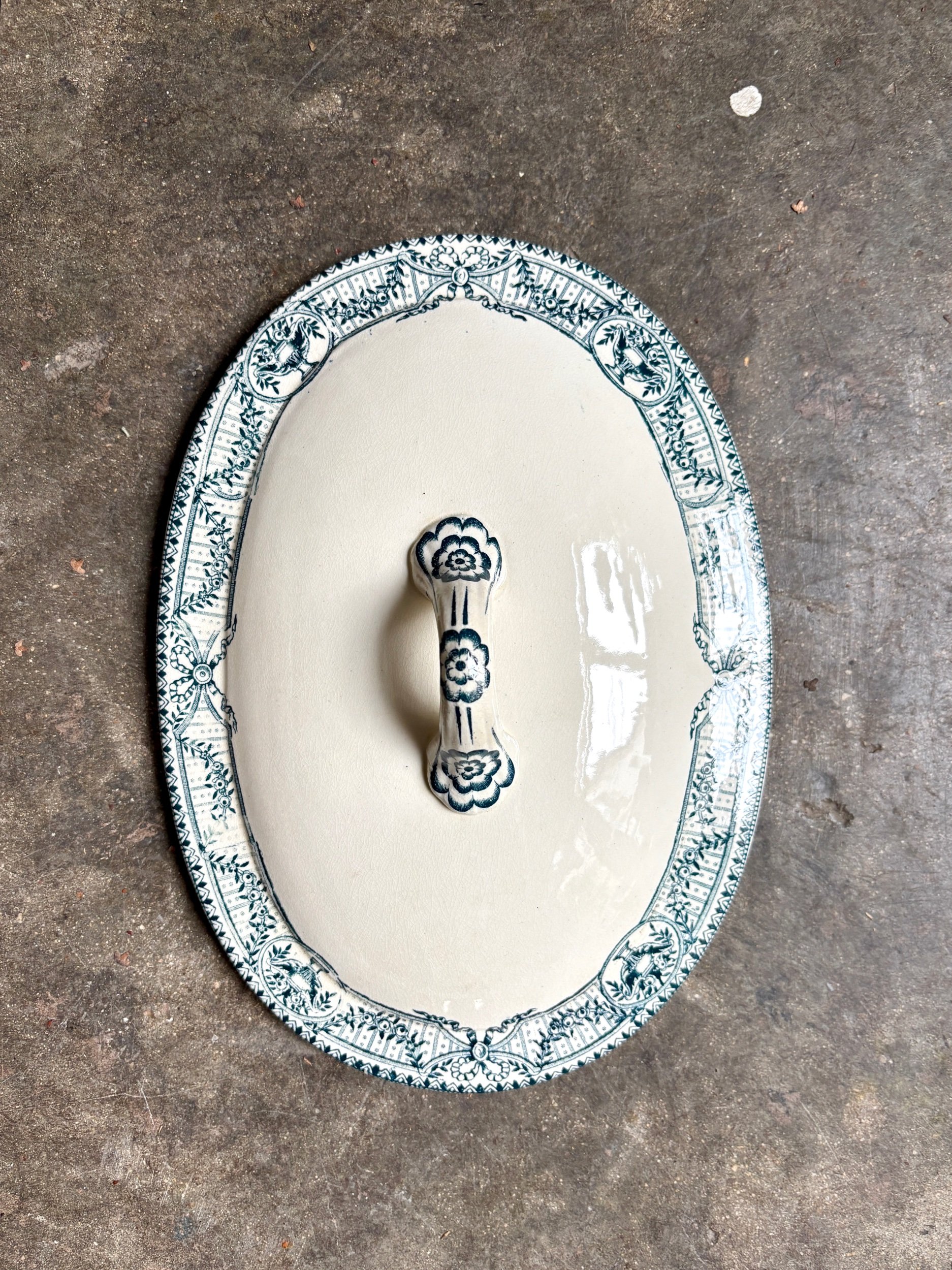 petite-soupiere-salins-directoire-terre-de-fer-ecru-bleu-decoration-vintage-axs-design-paris-france
