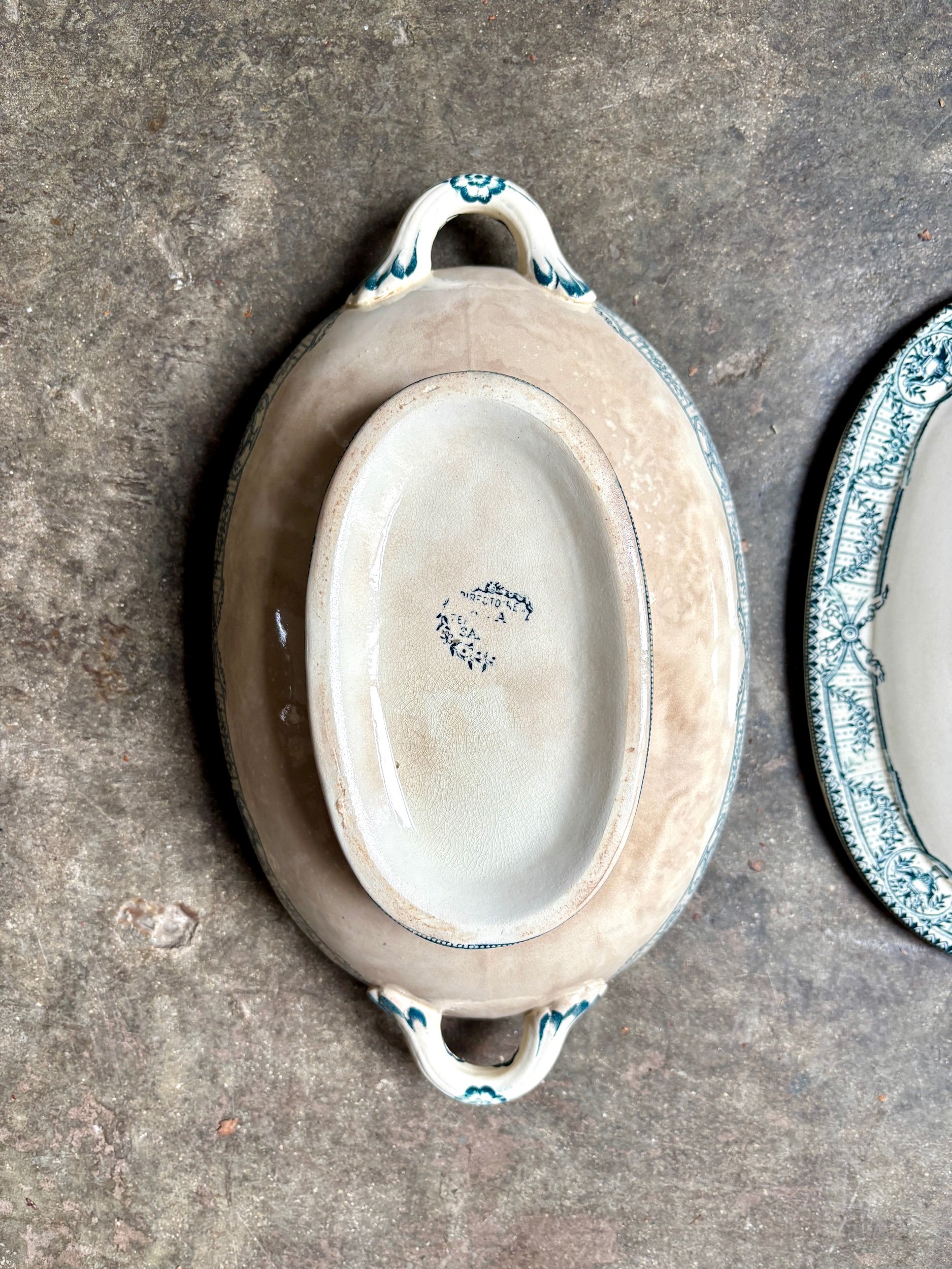 petite-soupiere-salins-directoire-terre-de-fer-ecru-bleu-decoration-vintage-axs-design-paris-france