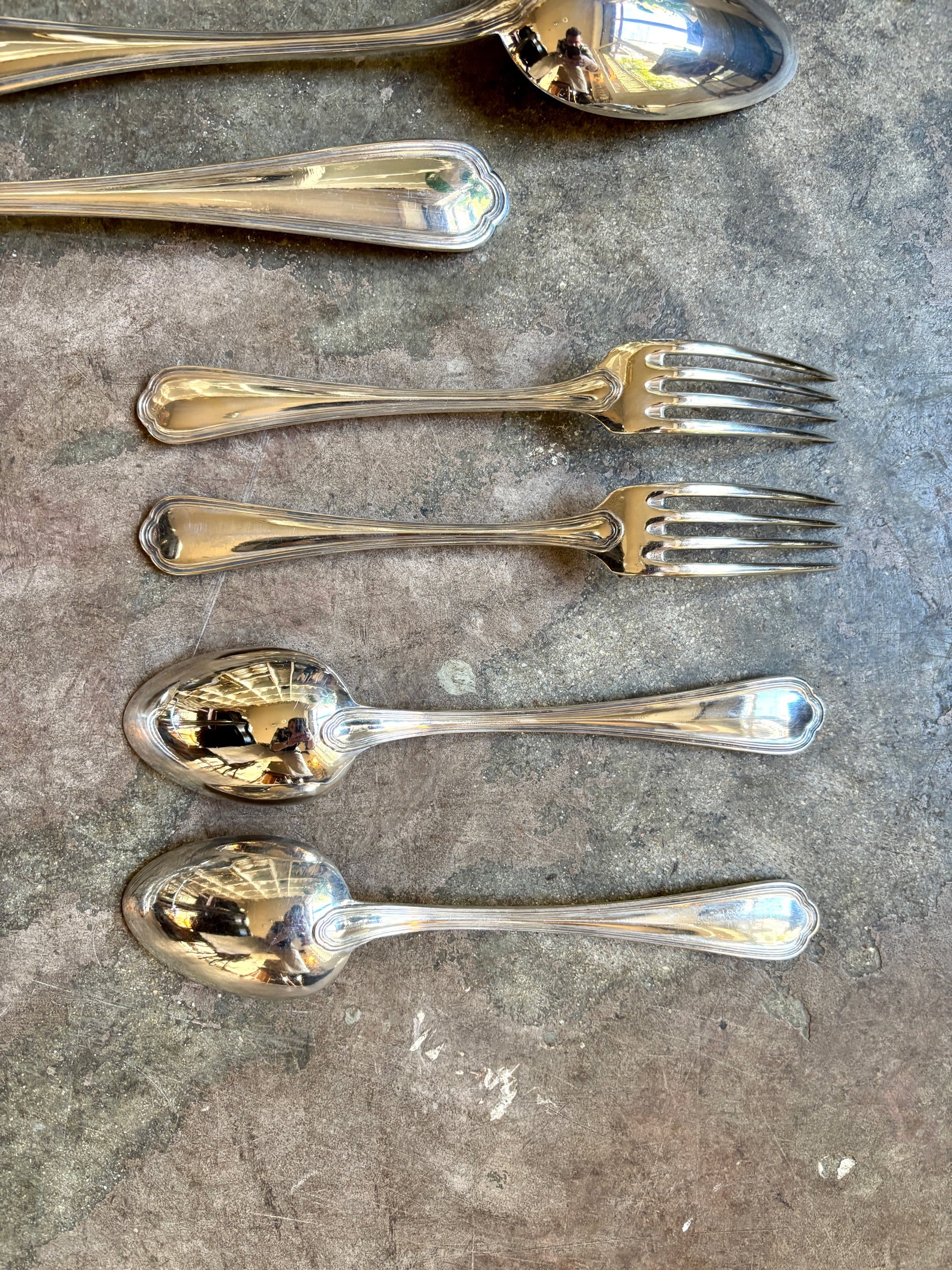 menagere-couverts-metal-argent-ebene-bois-fourchette-cuillere-louche-couteau-vintage-vaisselle-axs-design-paris-france