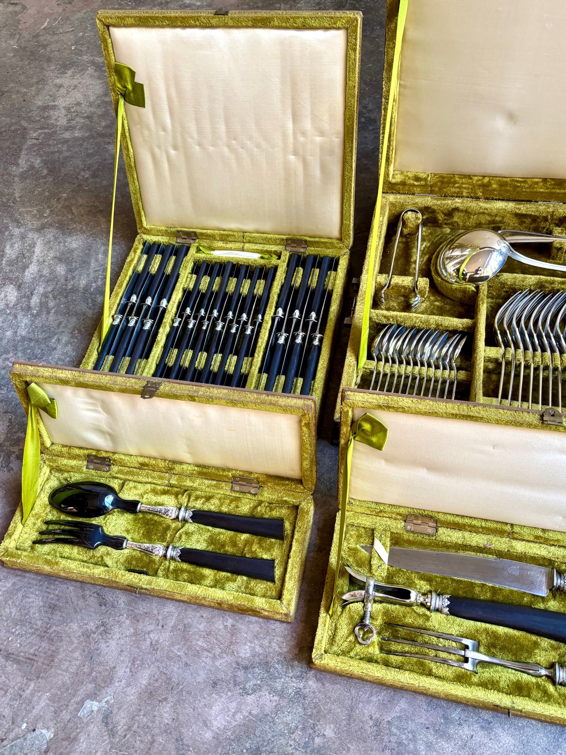 menagere-couverts-metal-argent-ebene-bois-fourchette-cuillere-louche-couteau-vintage-vaisselle-axs-design-paris-france
