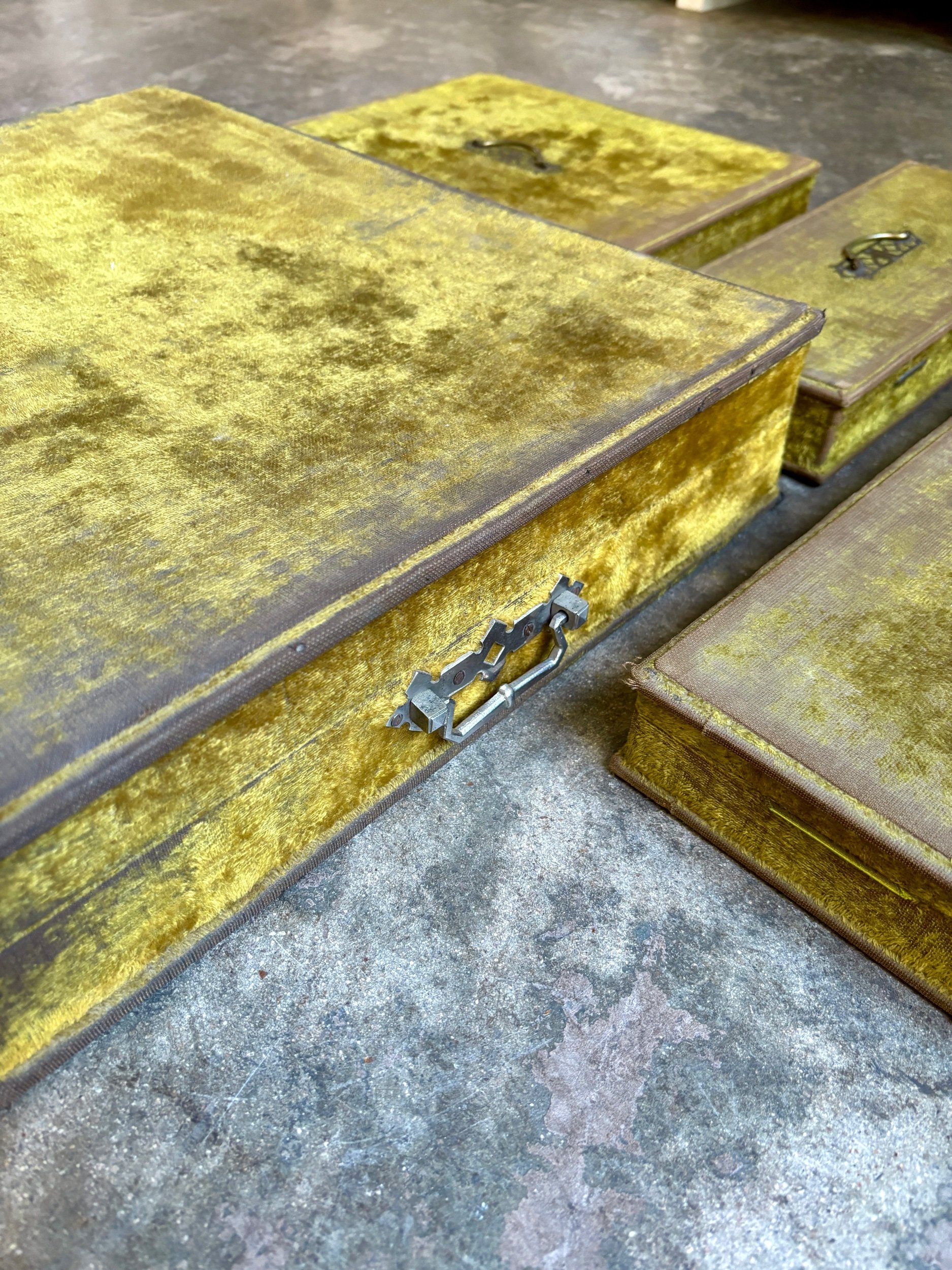 menagere-couverts-metal-argent-ebene-bois-fourchette-cuillere-louche-couteau-vintage-vaisselle-axs-design-paris-france