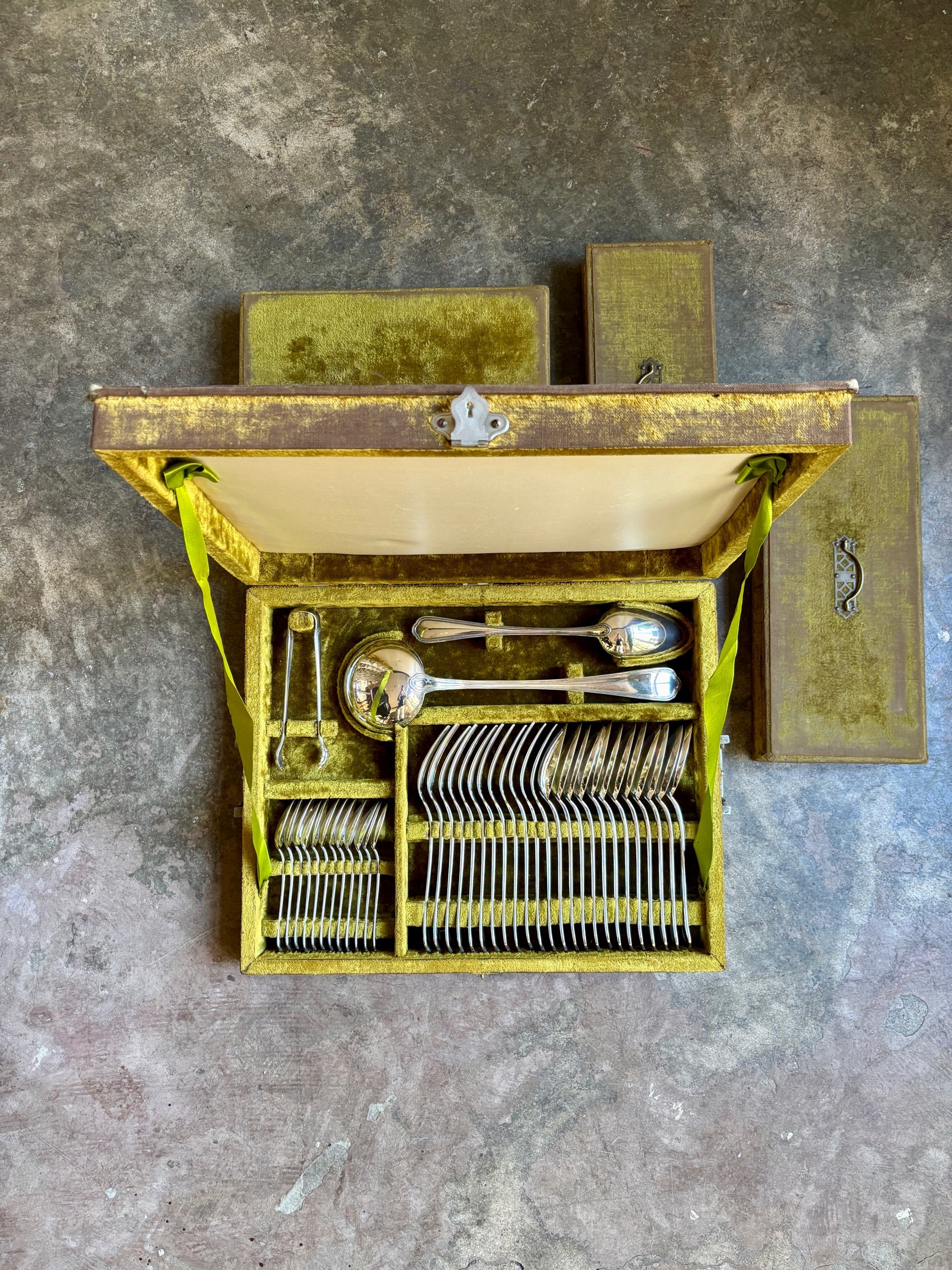 menagere-couverts-metal-argent-ebene-bois-fourchette-cuillere-louche-couteau-vintage-vaisselle-axs-design-paris-france