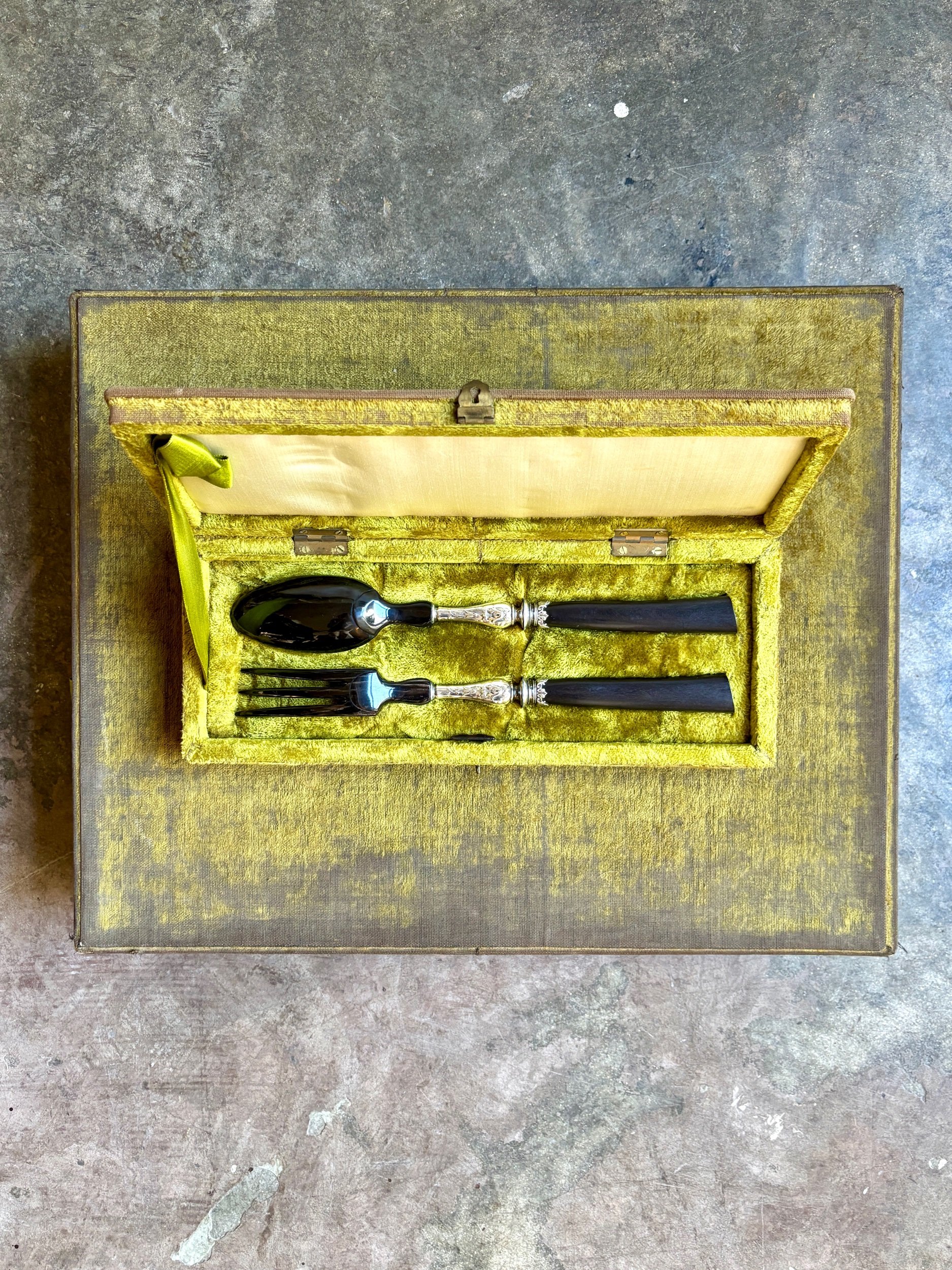 menagere-couverts-metal-argent-ebene-bois-fourchette-cuillere-louche-couteau-vintage-vaisselle-axs-design-paris-france