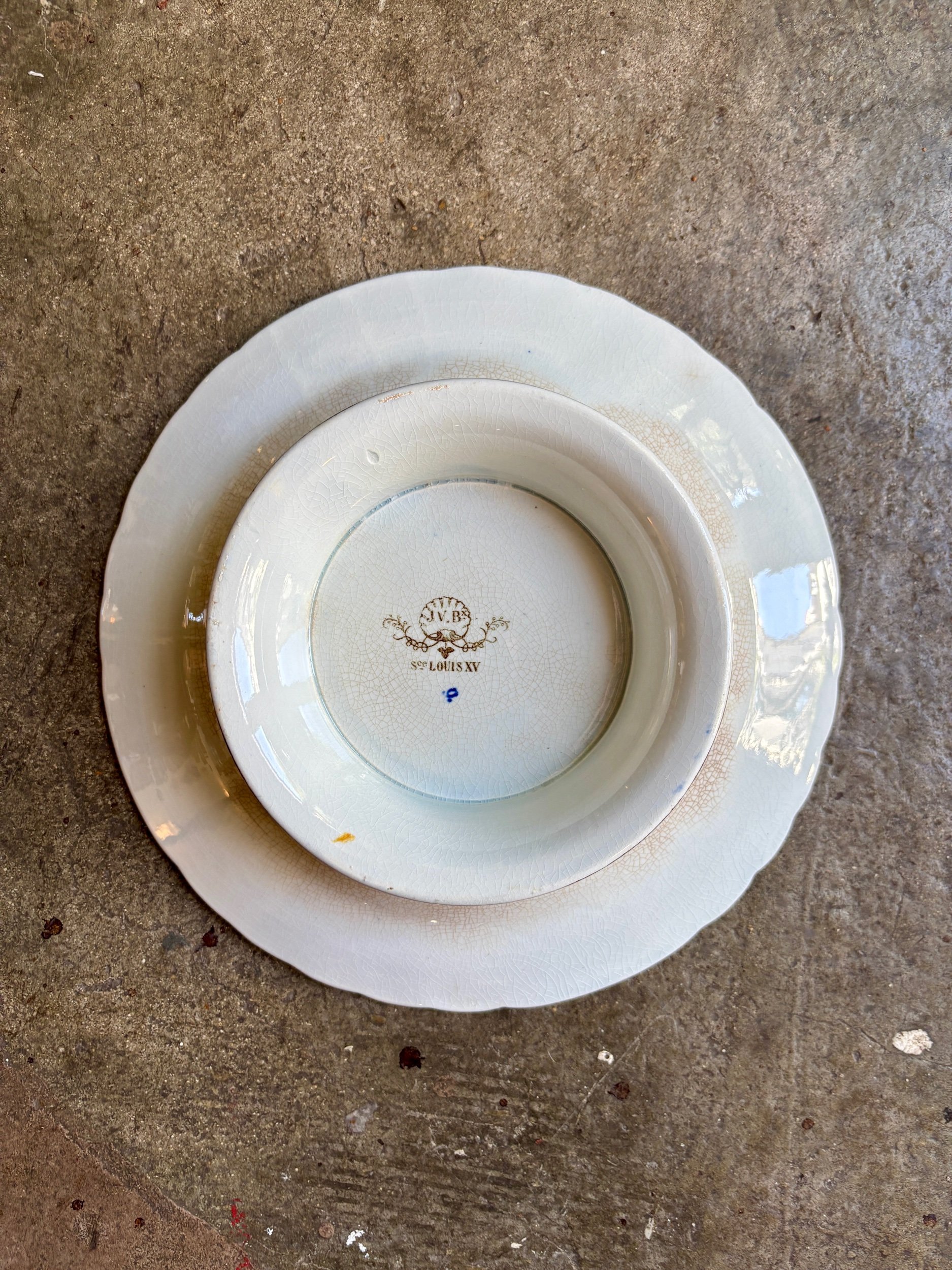 assiette-gateau-1-jules-vieillard-bordeaux-terre-fer-marron-vaisselle-vintage-axs-design-paris-france