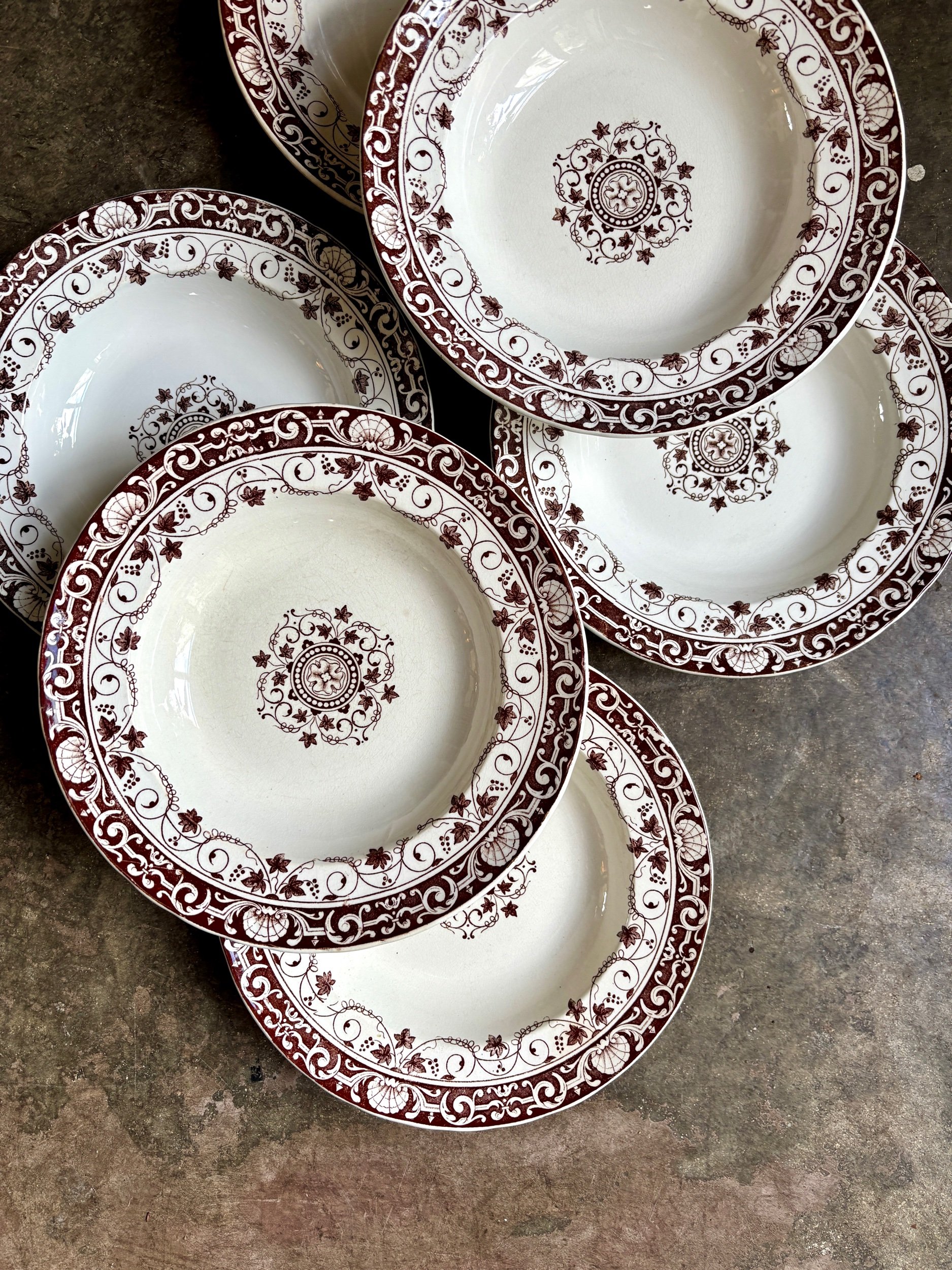 assiettes-creuses-jules-vieillard-bordeaux-terre-fer-marron-vaisselle-vintage-axs-design-paris-france