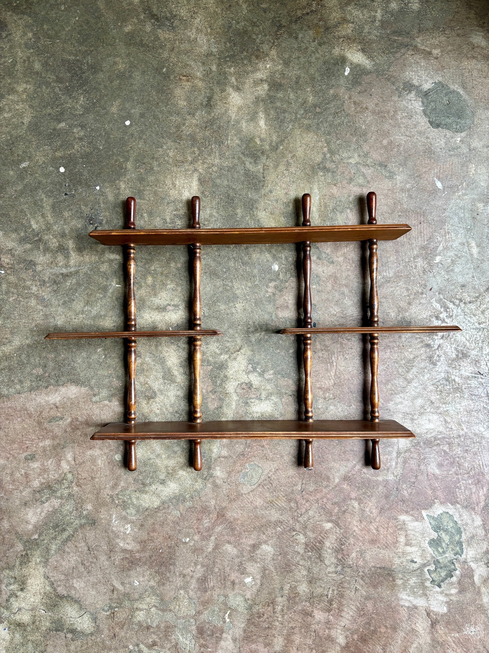 etagere-murale-bois-fonce-tourne-meuble-vintage-axs-design-paris-france
