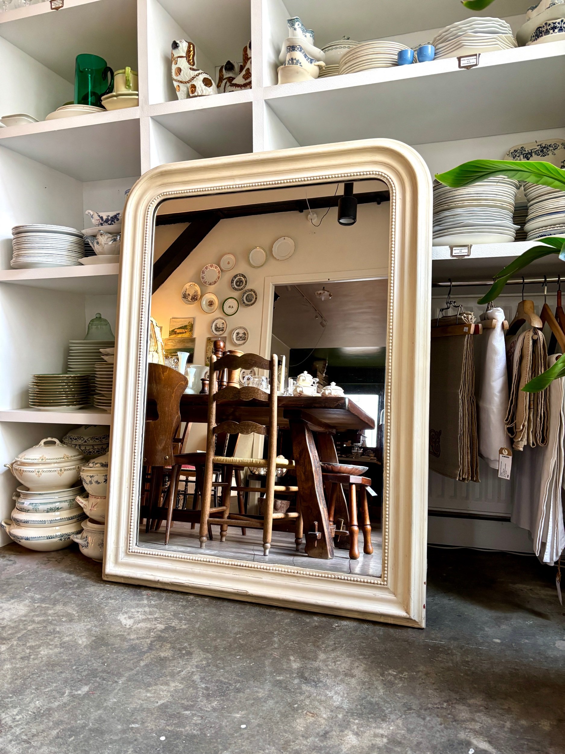 miroir-classique-bois-ecru-perle-decoration-vintage-axs-design-paris-france