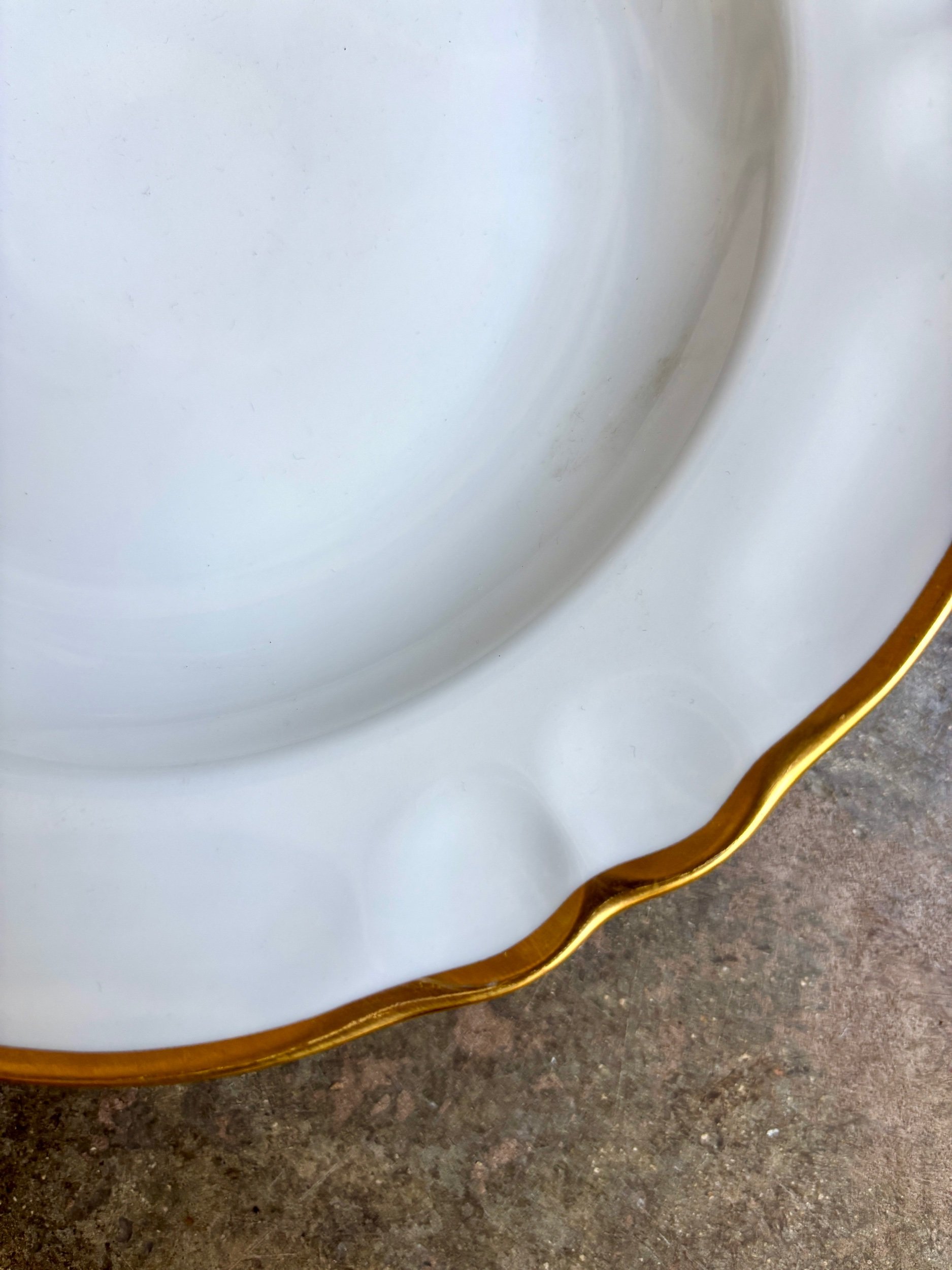 assiette-creuse-porcelaine-limoges-blanc-dore-vaisselle-vintage-axs-design-paris-france