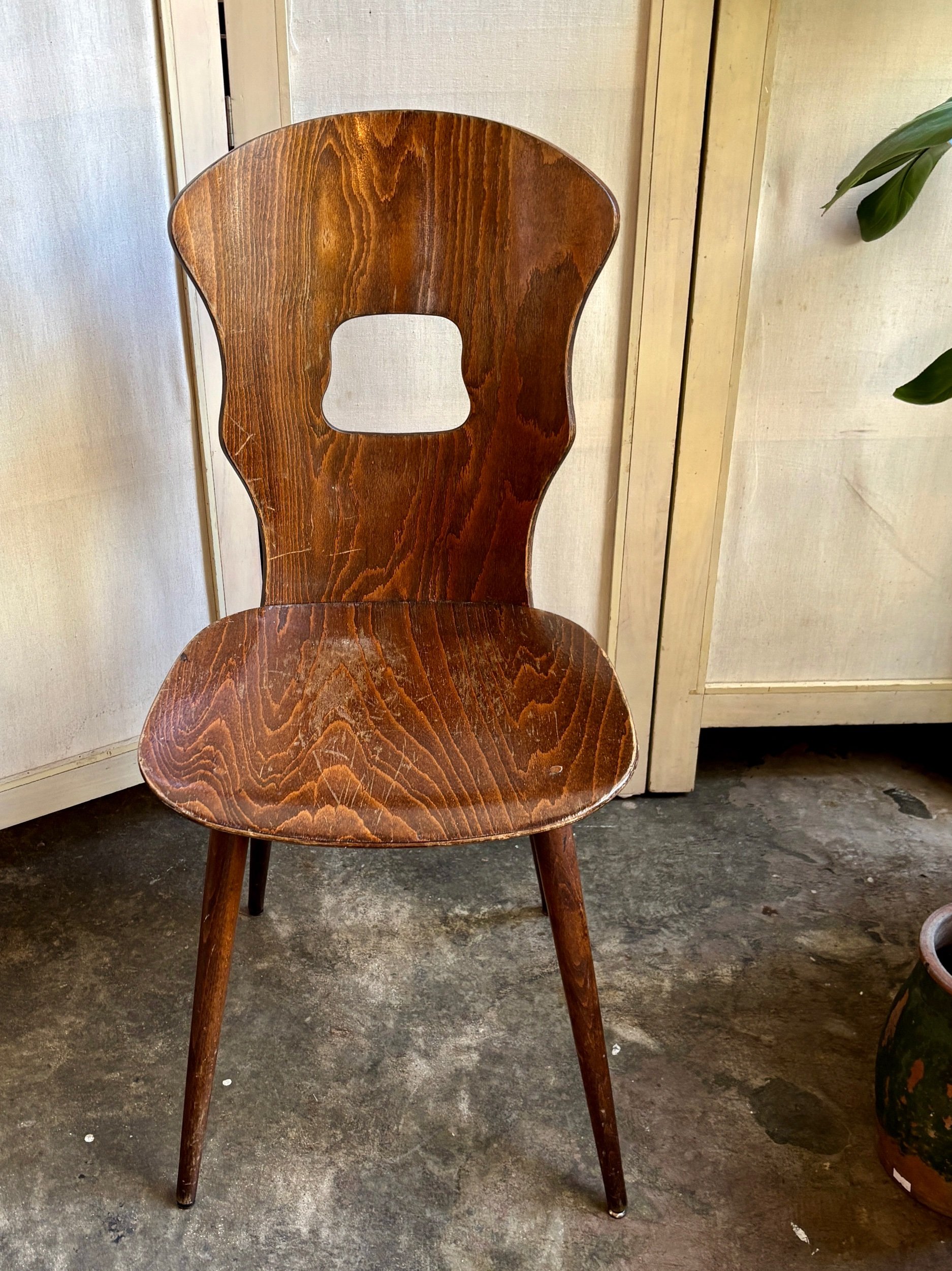 chaise-bistrot-baumann-gentiane-bois-fonce-assise-vintage-axs-design-paris-france