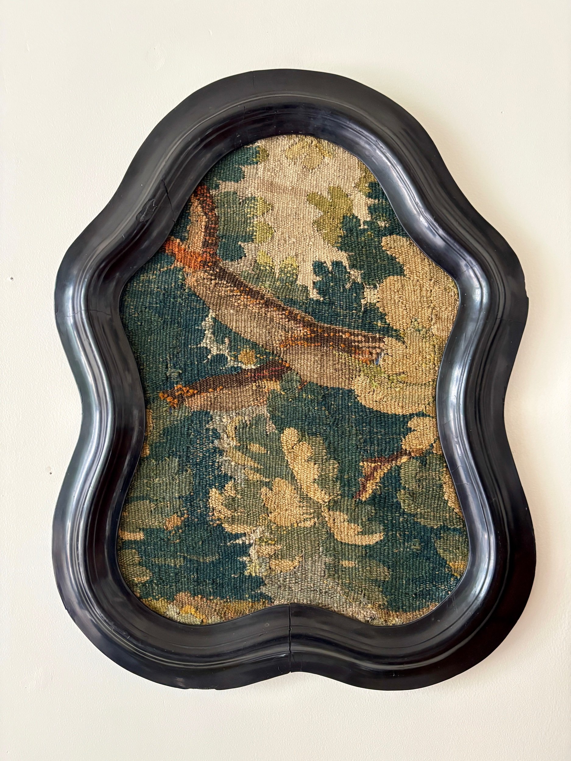 cadre-napoleon-iii-bois-noir-tapisserie-aubusson-vert-beige-antique-decoration-axs-design-paris-france