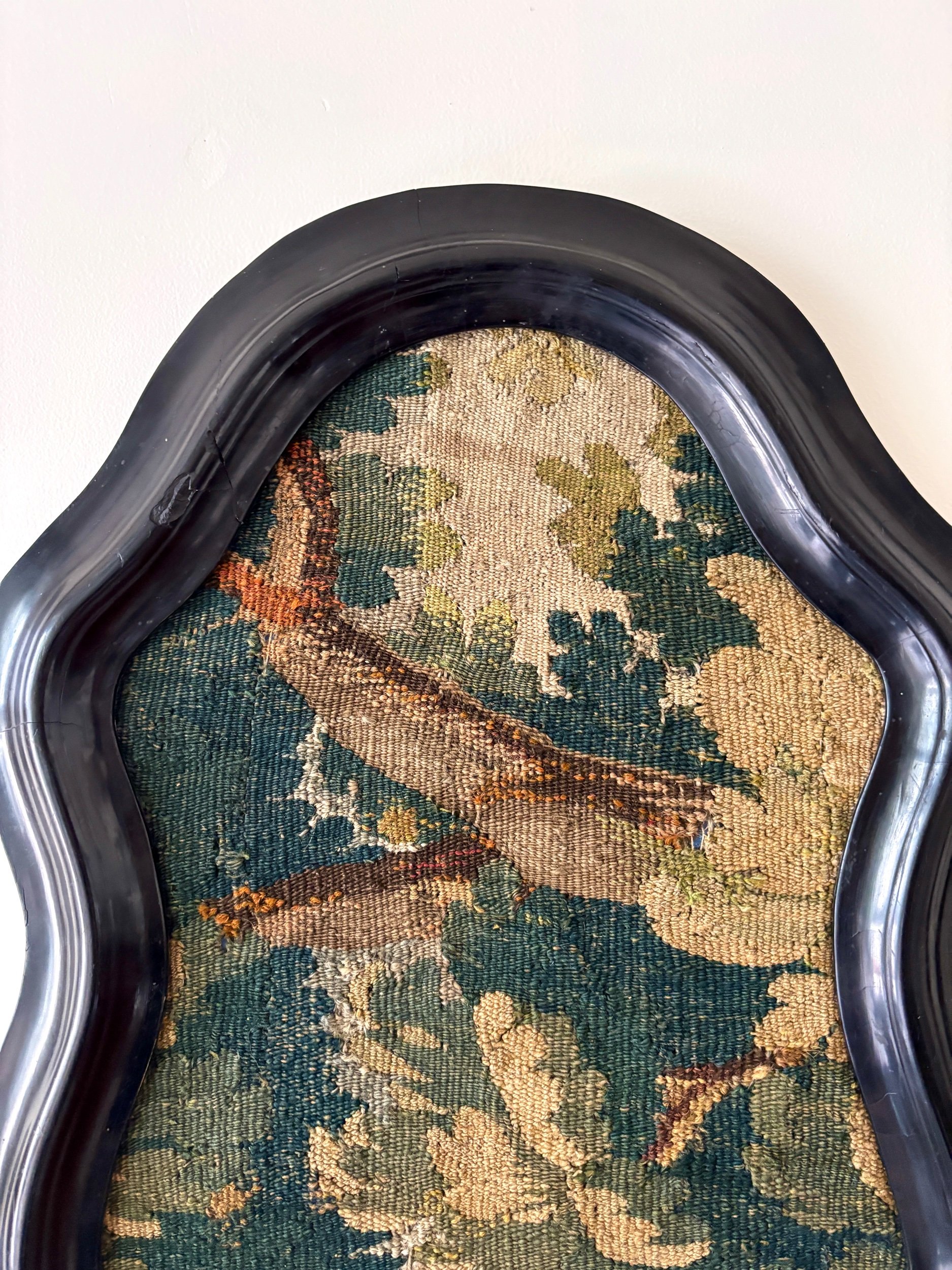 cadre-napoleon-iii-bois-noir-tapisserie-aubusson-vert-beige-antique-decoration-axs-design-paris-france