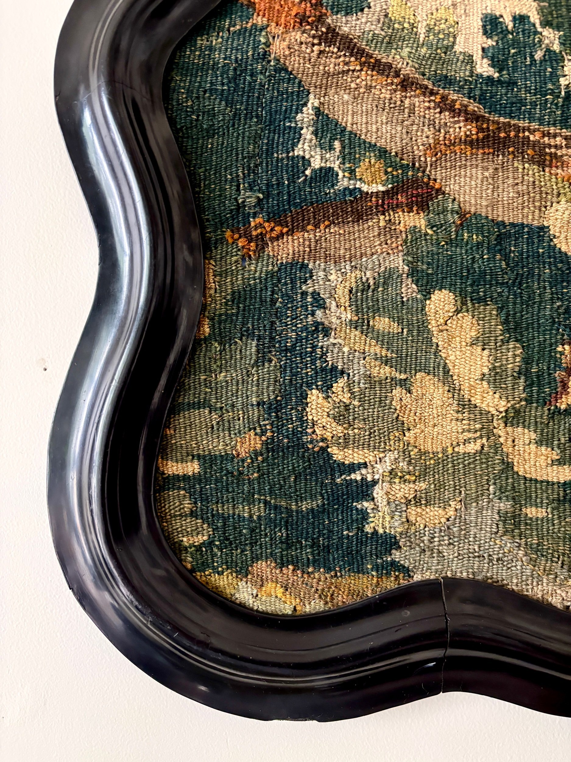 cadre-napoleon-iii-bois-noir-tapisserie-aubusson-vert-beige-antique-decoration-axs-design-paris-france