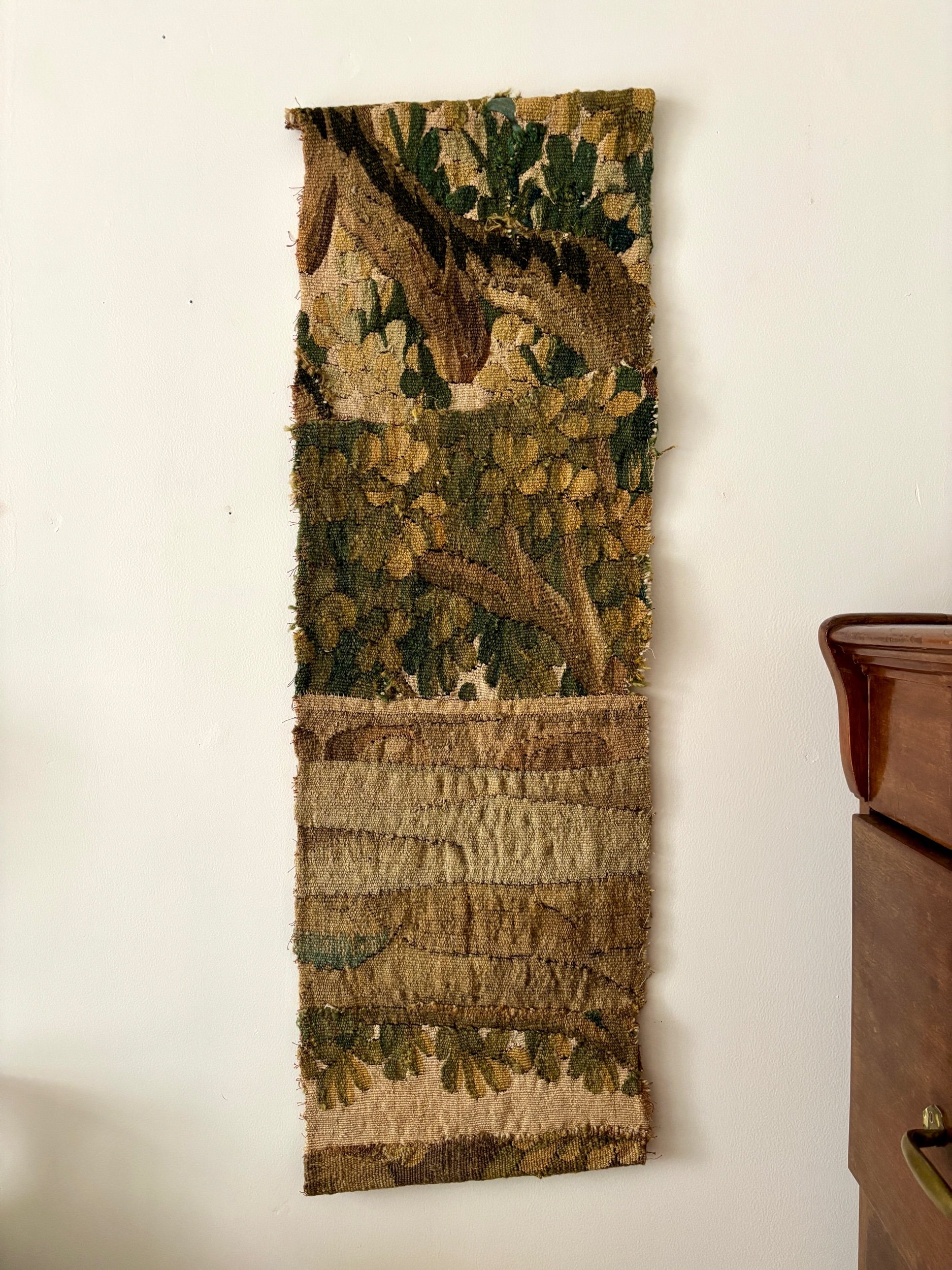 tenture-tapisserie-aubusson-vert-beige-antique-decoration-axs-design-paris-france