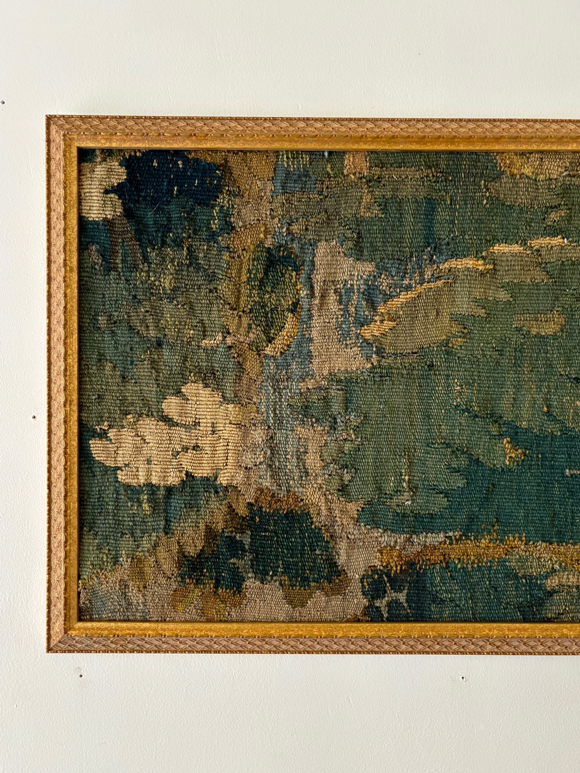 cadre-moulure-dore-tapisserie-aubusson-7-vert-beige-antique-decoration-axs-design-paris-france