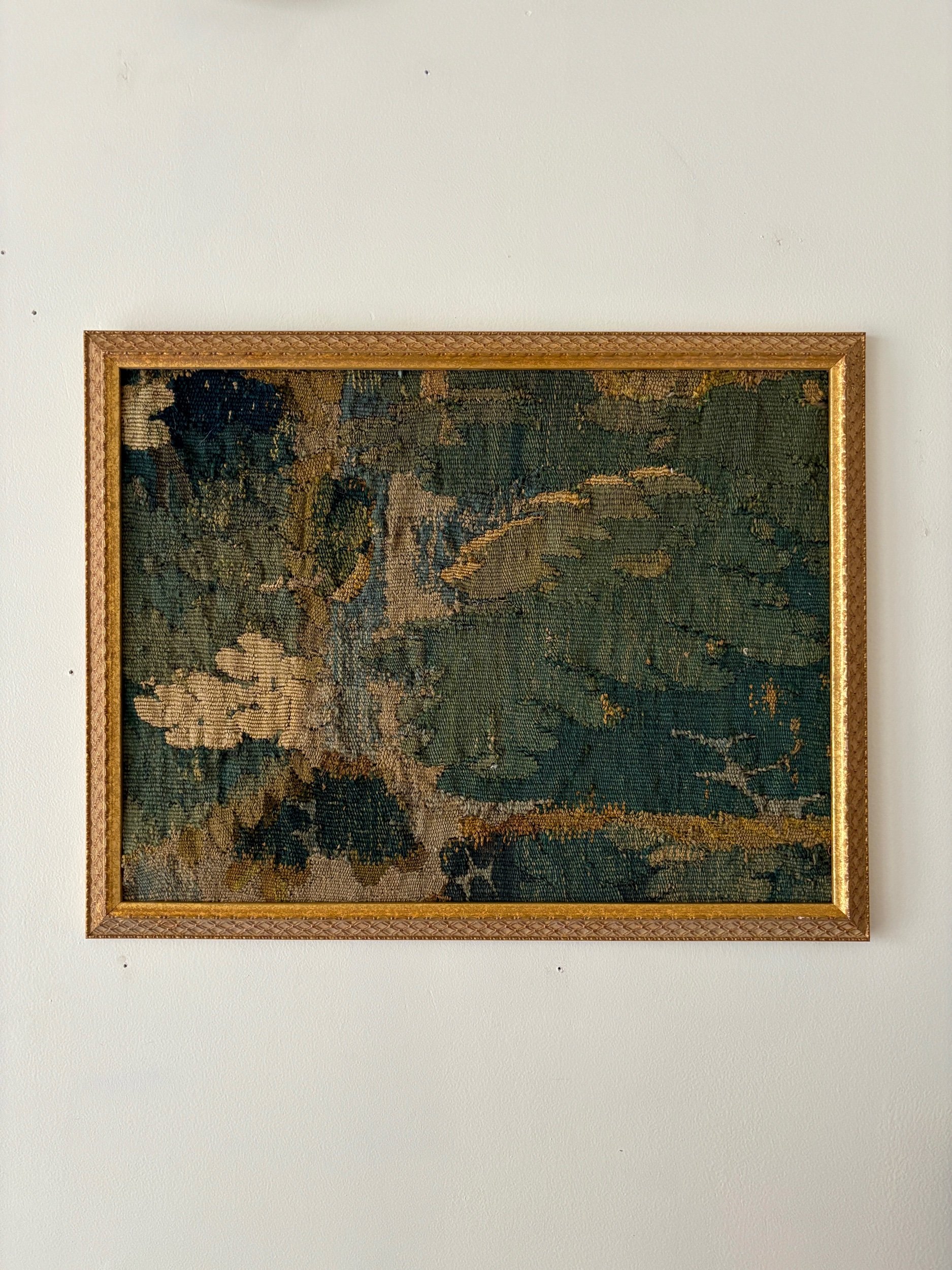 cadre-moulure-dore-tapisserie-aubusson-7-vert-beige-antique-decoration-axs-design-paris-france