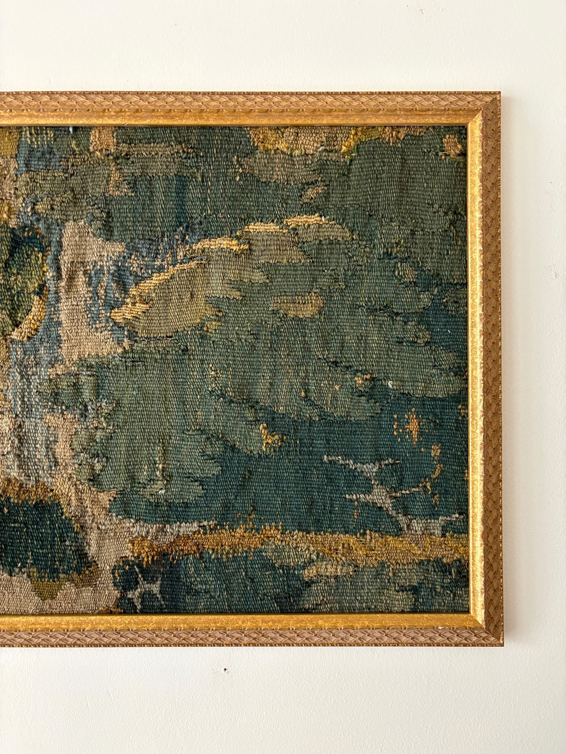 cadre-moulure-dore-tapisserie-aubusson-7-vert-beige-antique-decoration-axs-design-paris-france
