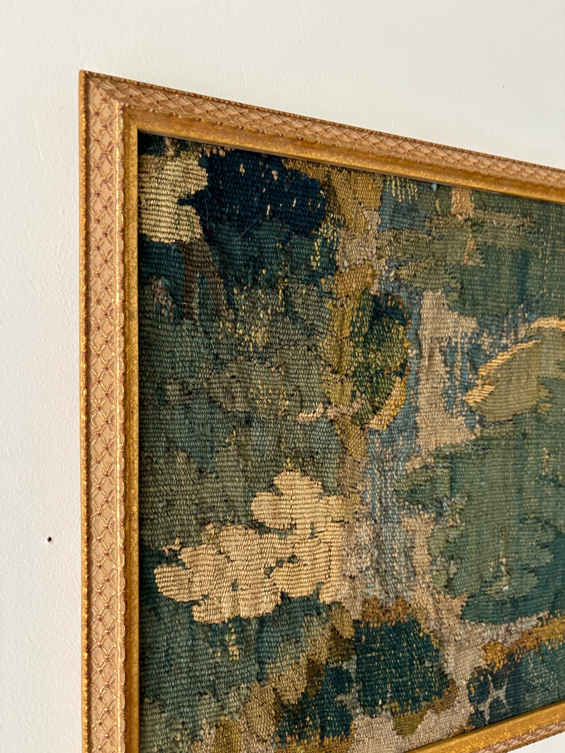 cadre-moulure-dore-tapisserie-aubusson-7-vert-beige-antique-decoration-axs-design-paris-france