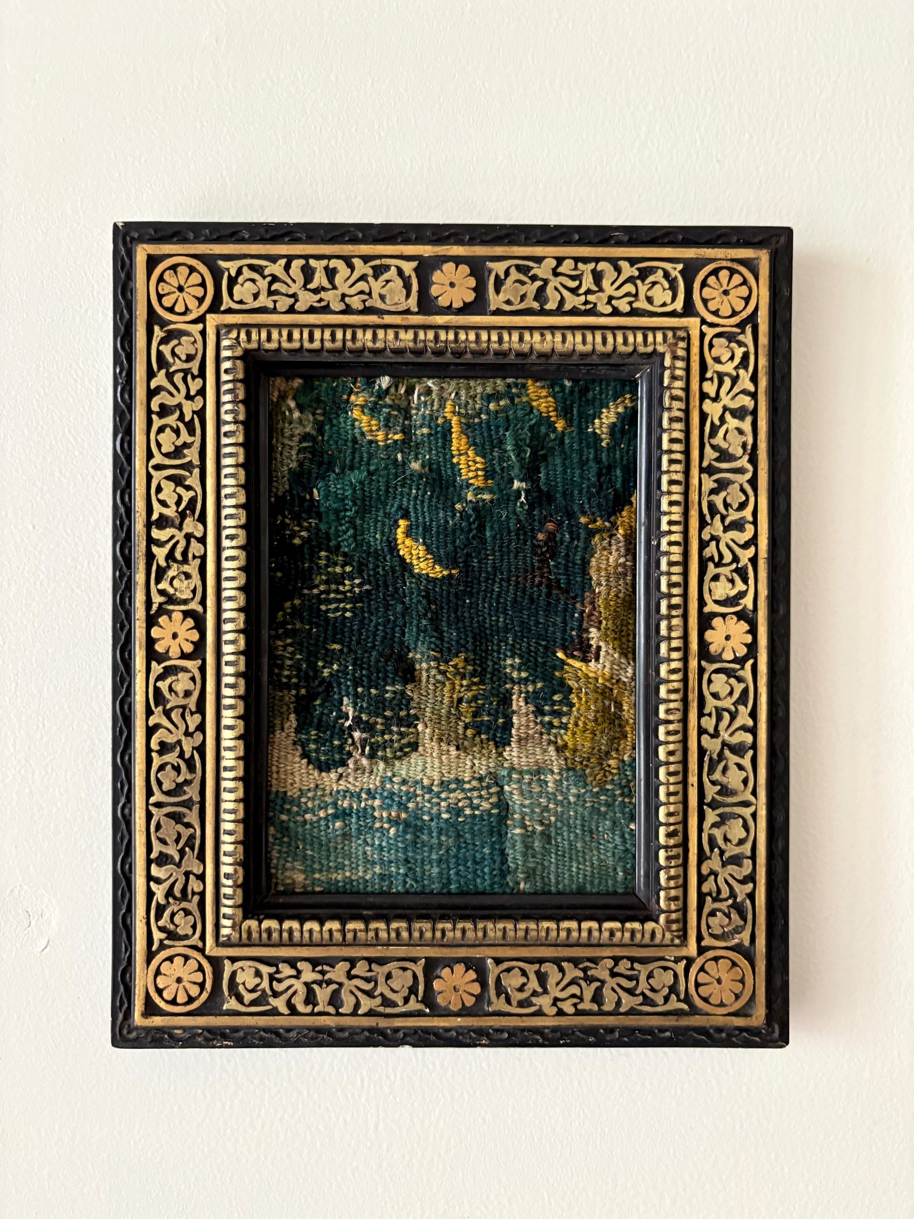 cadre-napoleon-iii-bois-noir-dore-tapisserie-aubusson-9-vert-beige-antique-decoration-axs-design-paris-france