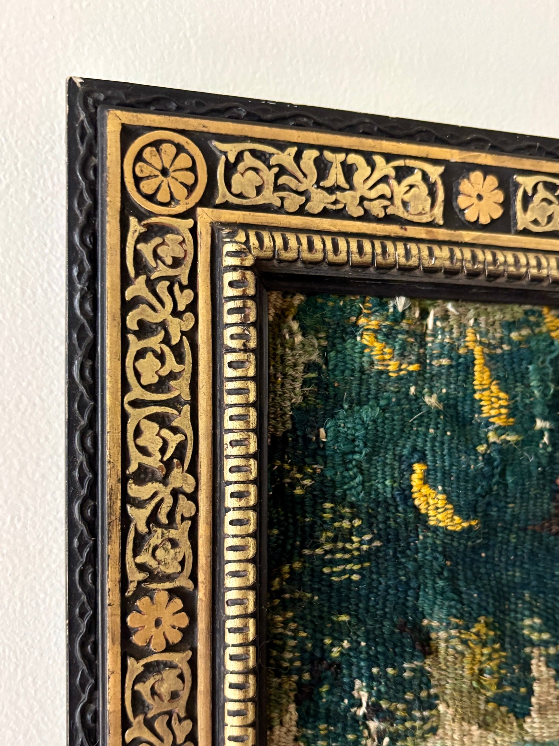 cadre-napoleon-iii-bois-noir-dore-tapisserie-aubusson-9-vert-beige-antique-decoration-axs-design-paris-france
