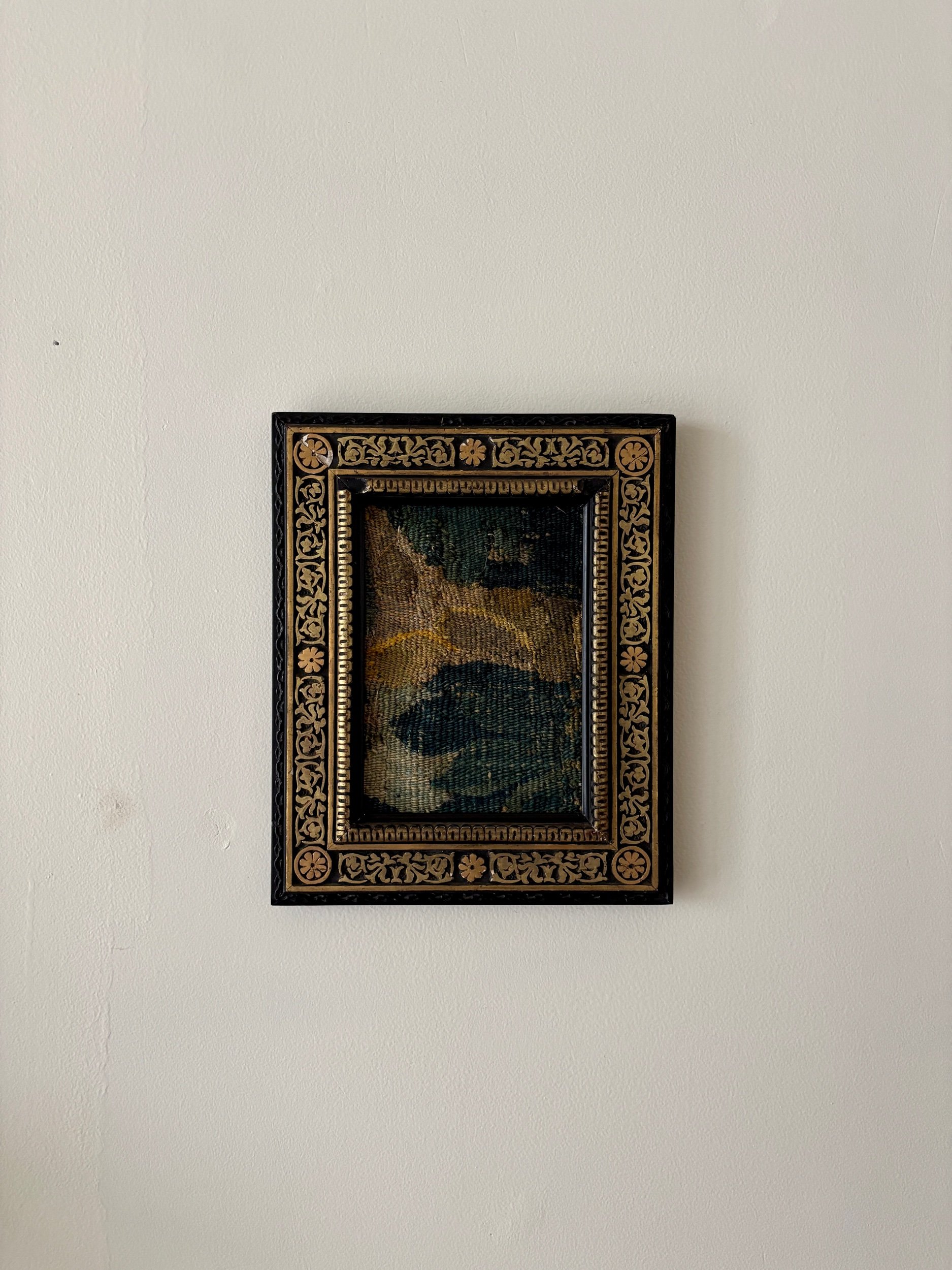 cadre-napoleon-iii-bois-noir-dore-tapisserie-aubusson-10-vert-beige-antique-decoration-axs-design-paris-france