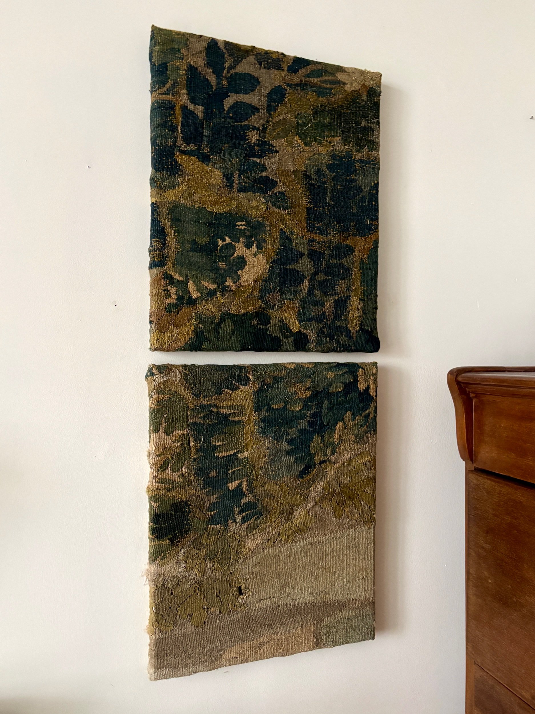 diptyque-tapisserie-aubusson-vert-beige-antique-decoration-axs-design-paris-france