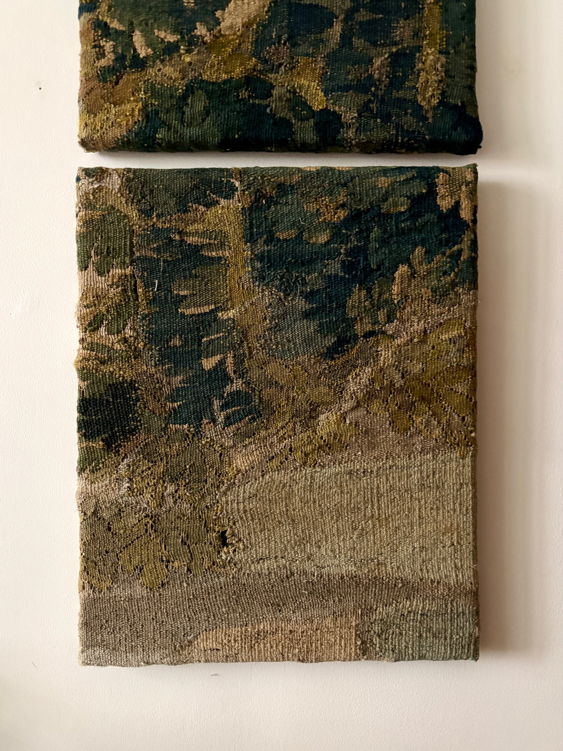 diptyque-tapisserie-aubusson-vert-beige-antique-decoration-axs-design-paris-france