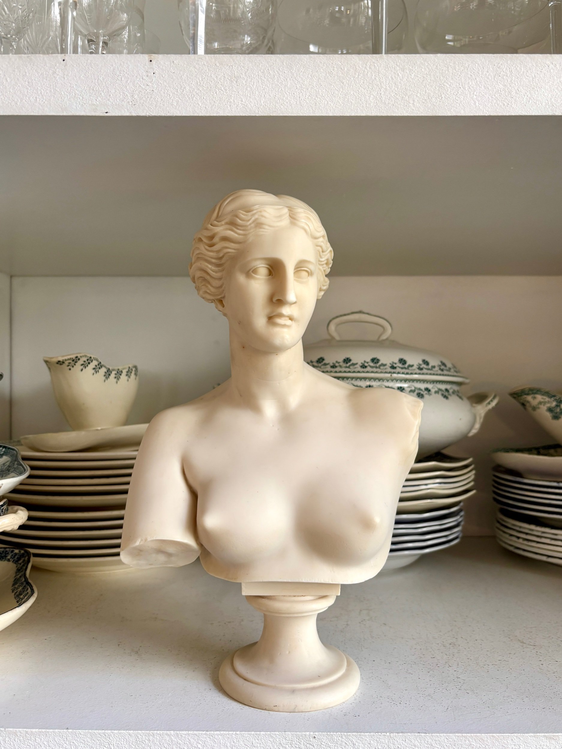 buste-venus-piedouche-resine-beige-art-vintage-axs-design-paris-france