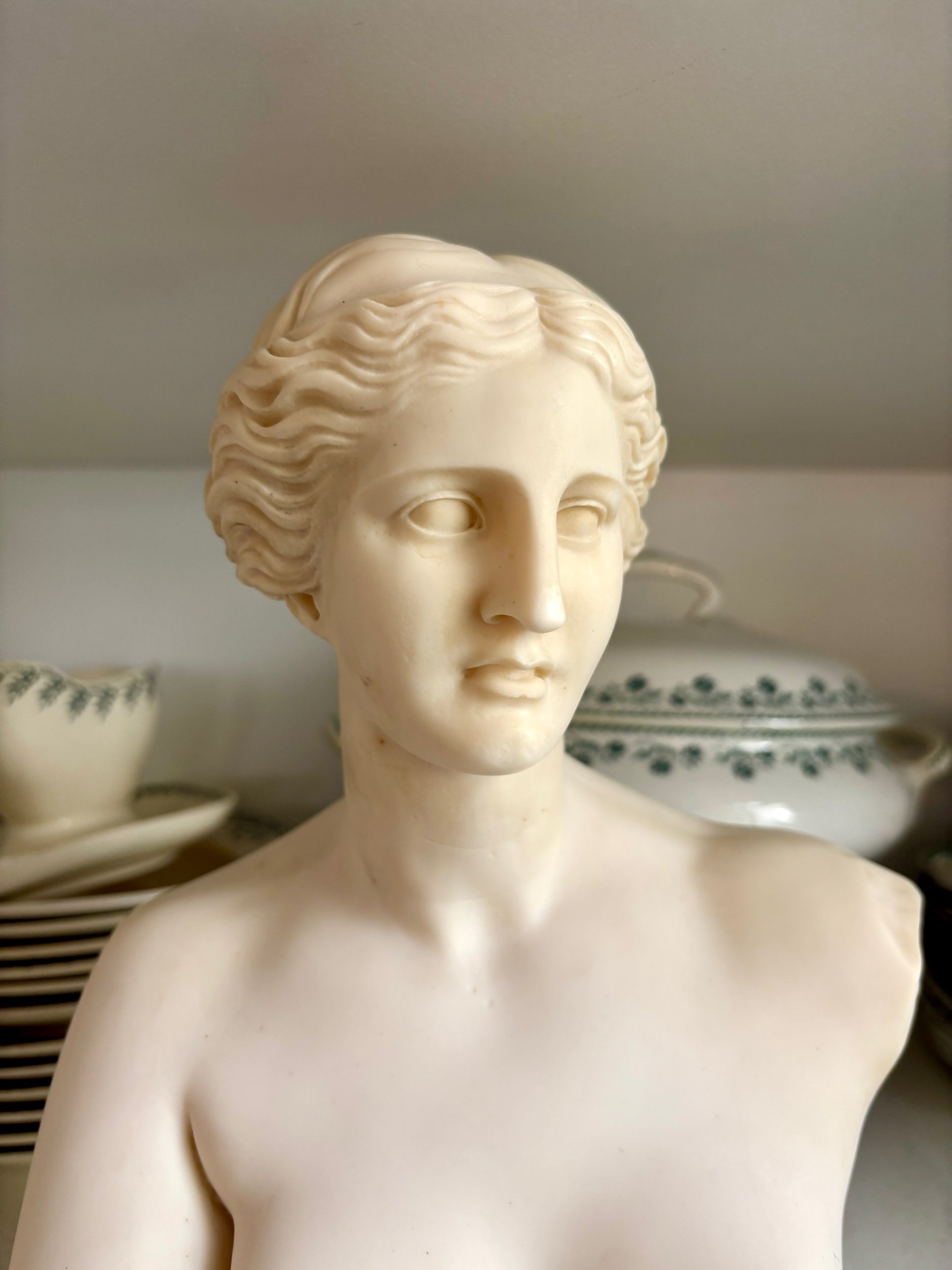 buste-venus-piedouche-resine-beige-art-vintage-axs-design-paris-france