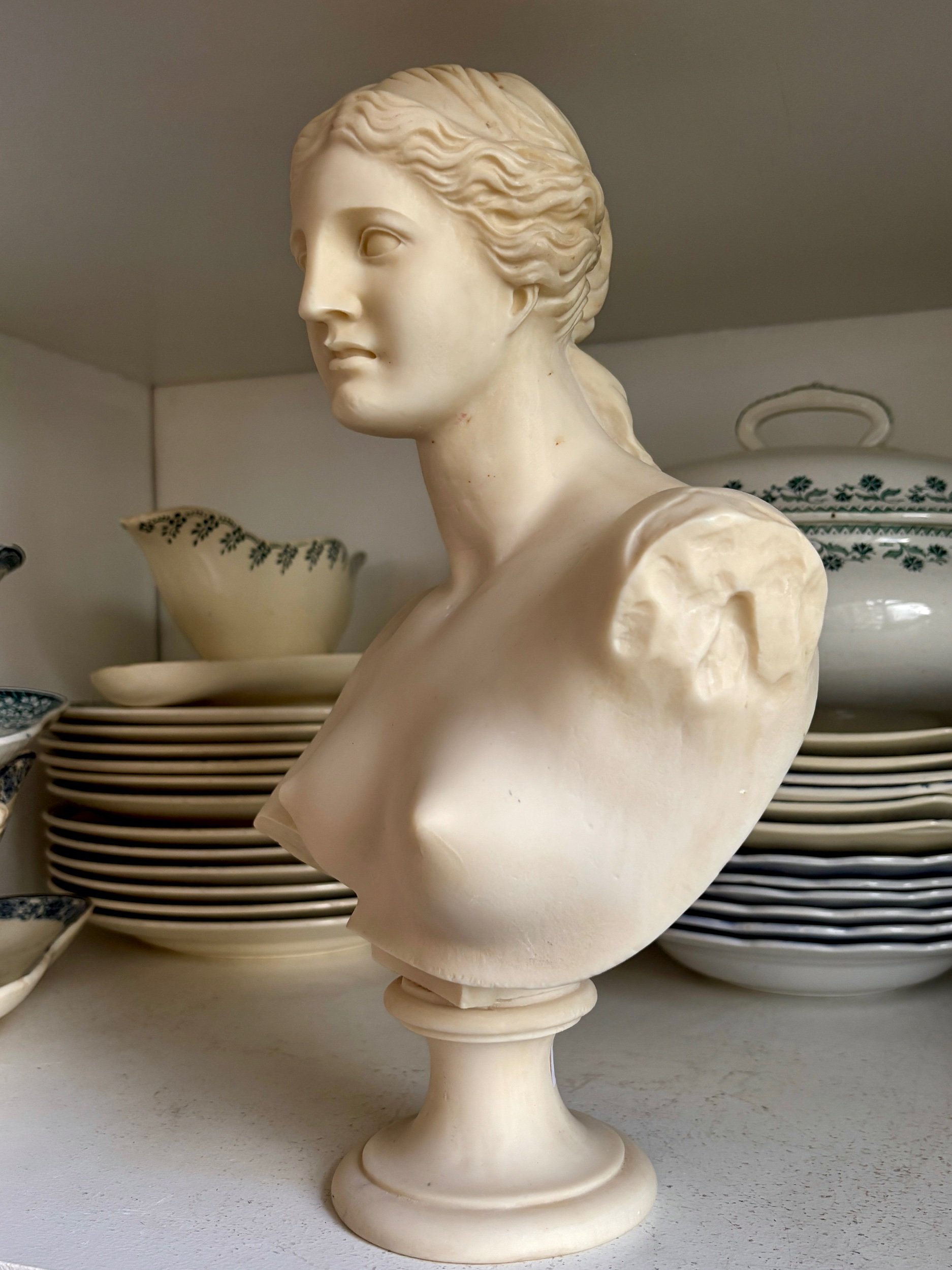 buste-venus-piedouche-resine-beige-art-vintage-axs-design-paris-france