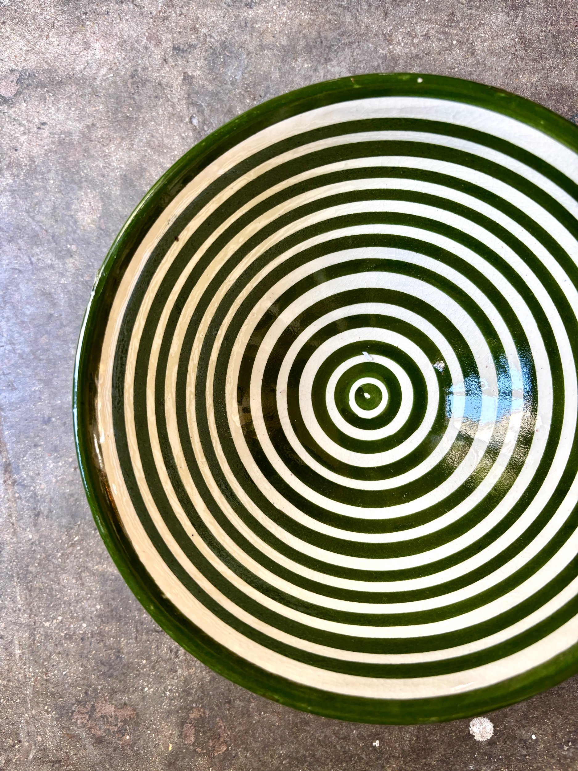 bol-terre-cuite-vert-beige-safi-vaisselle-artisanat-axs-design-paris-france