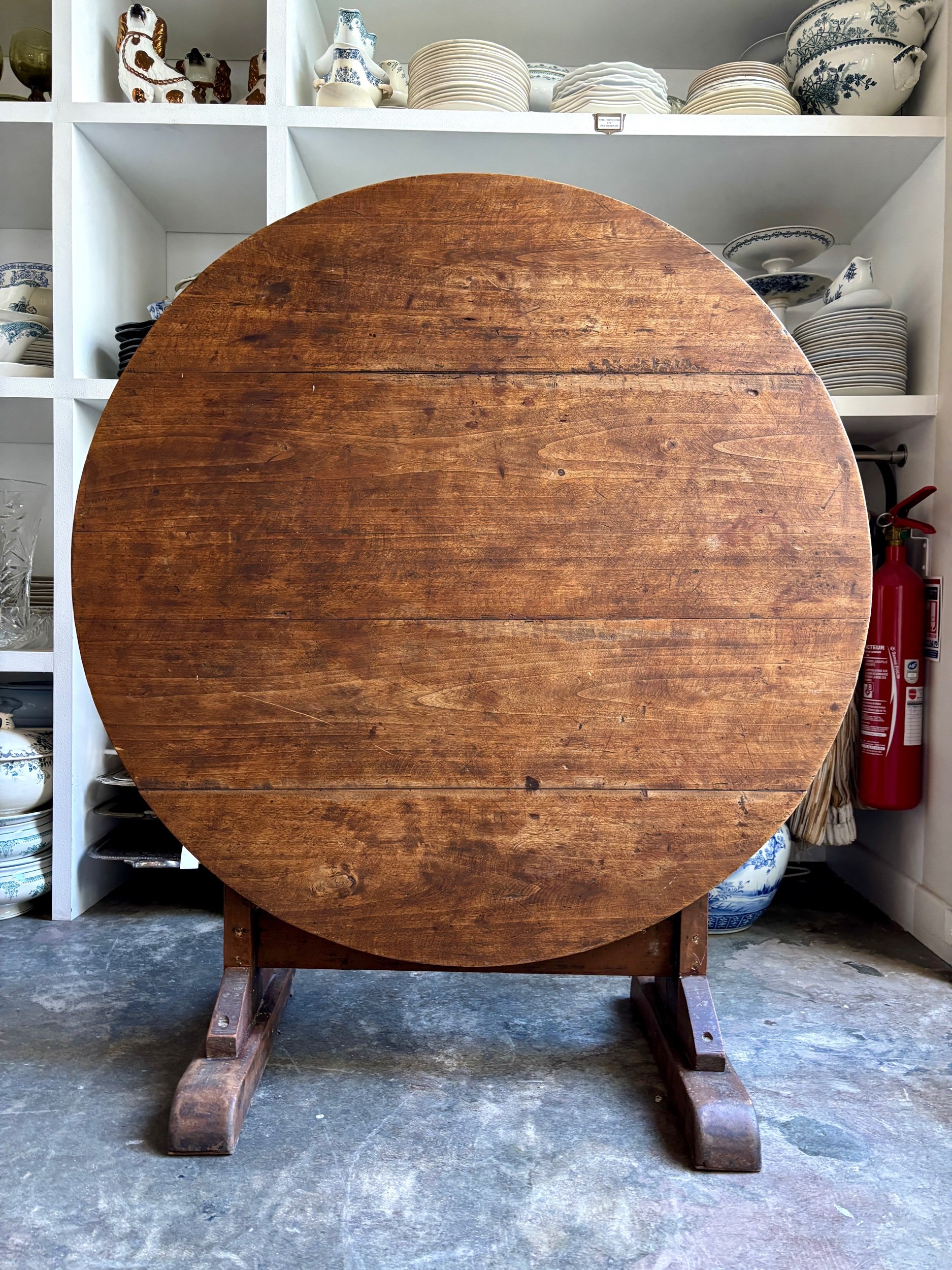 table-vigneron-bois-fonce-meuble-vintage-axs-design-paris-france