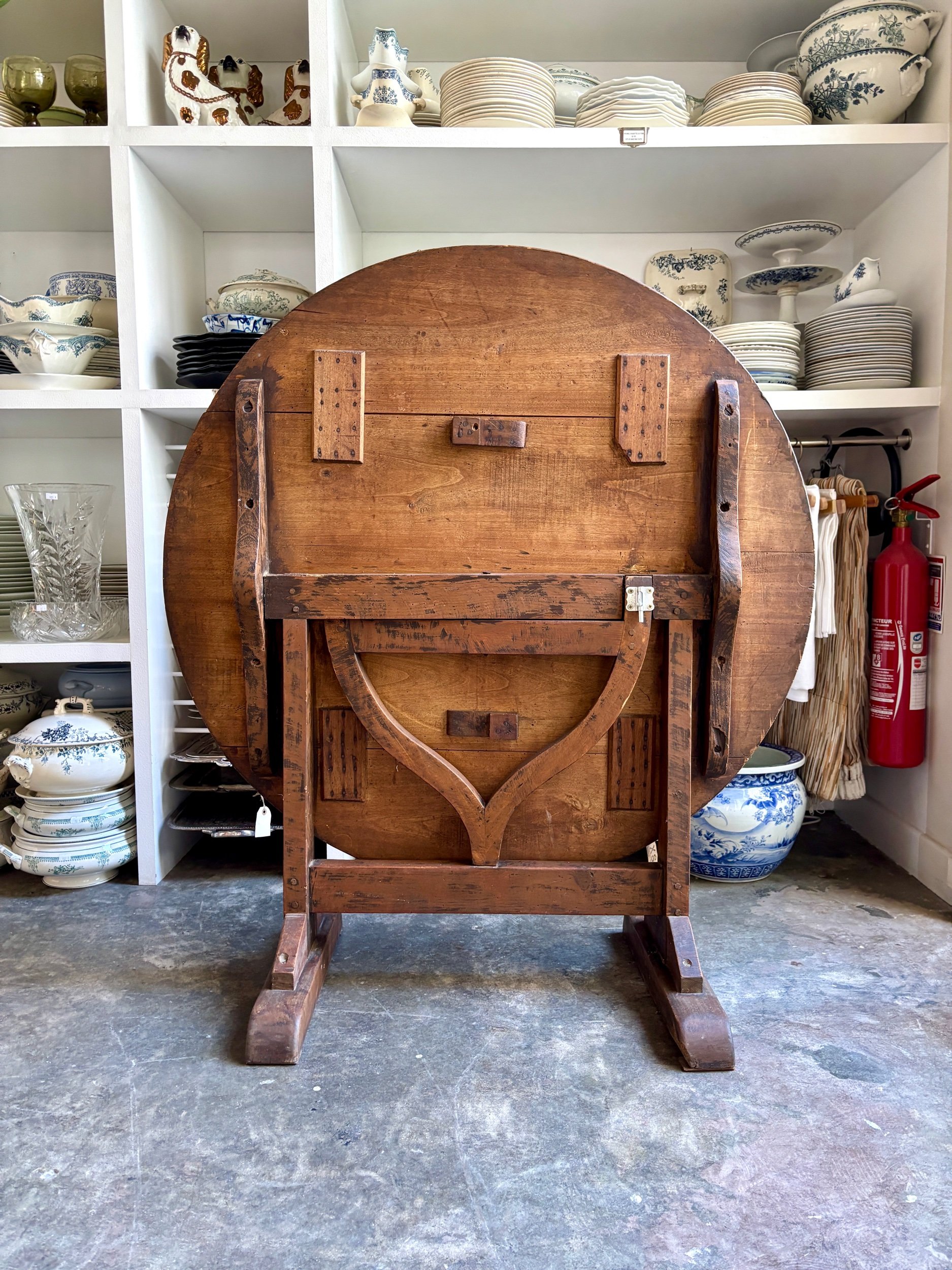 table-vigneron-bois-fonce-meuble-vintage-axs-design-paris-france