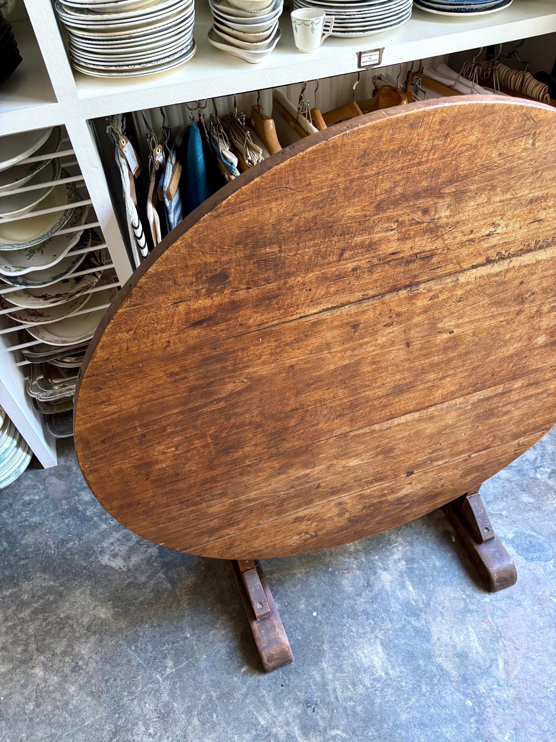 table-vigneron-bois-fonce-meuble-vintage-axs-design-paris-france