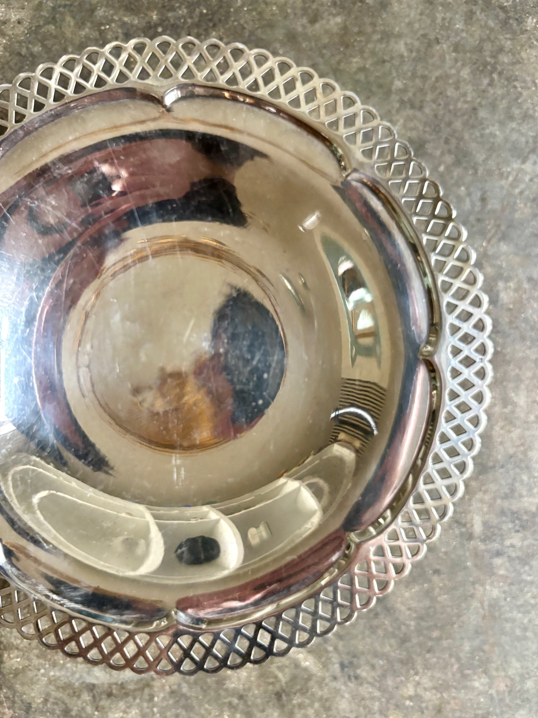 assiette-ajouree-piedouche-metal-argente-vintage-axs-design-paris-france