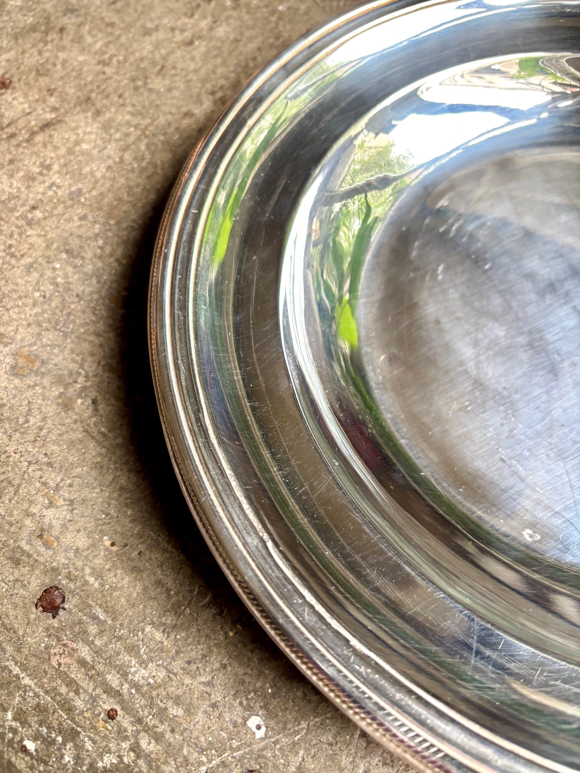 plat-rond-creux-metal-argente-vintage-axs-design-paris-france