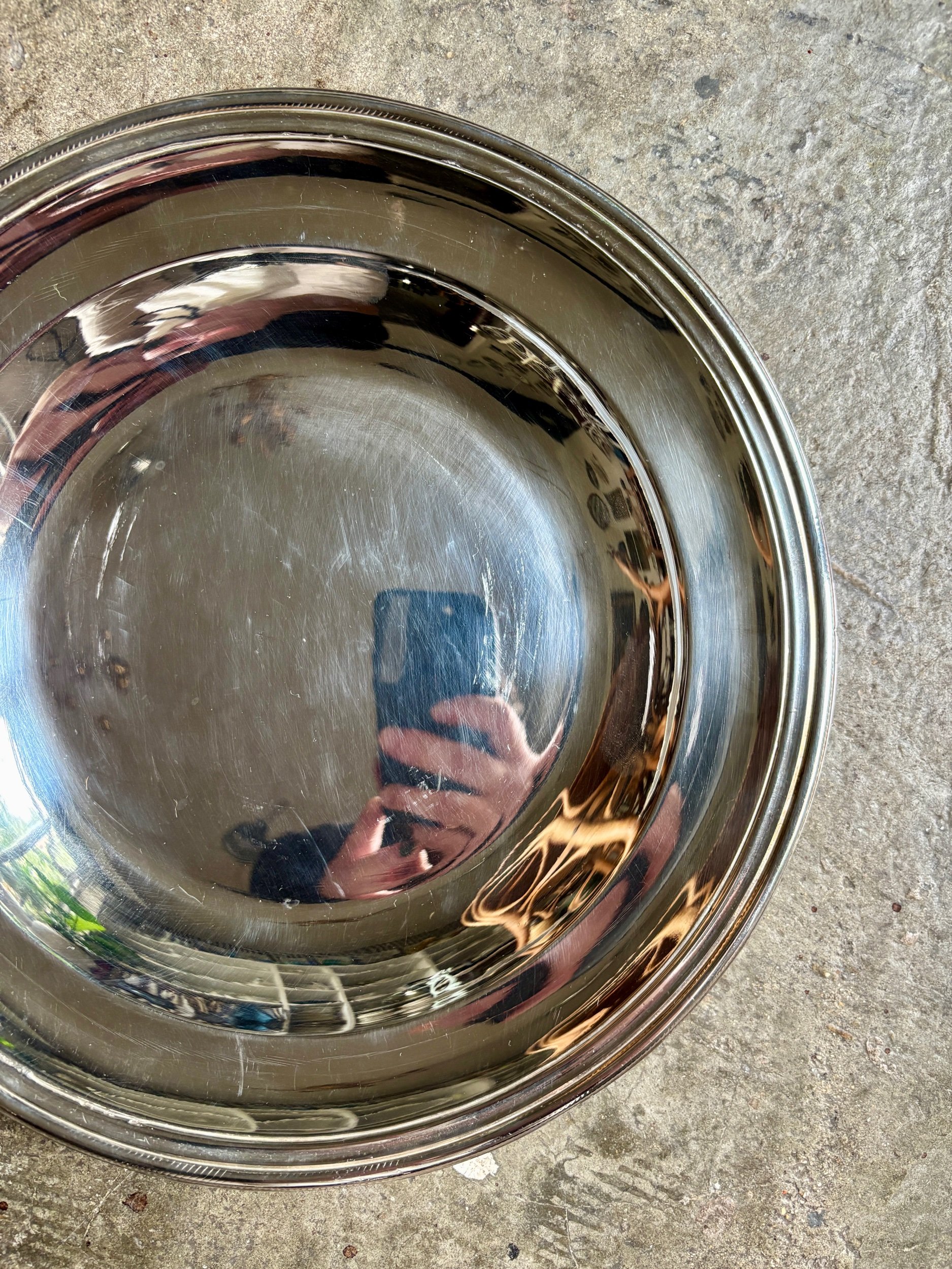 plat-rond-creux-metal-argente-vintage-axs-design-paris-france