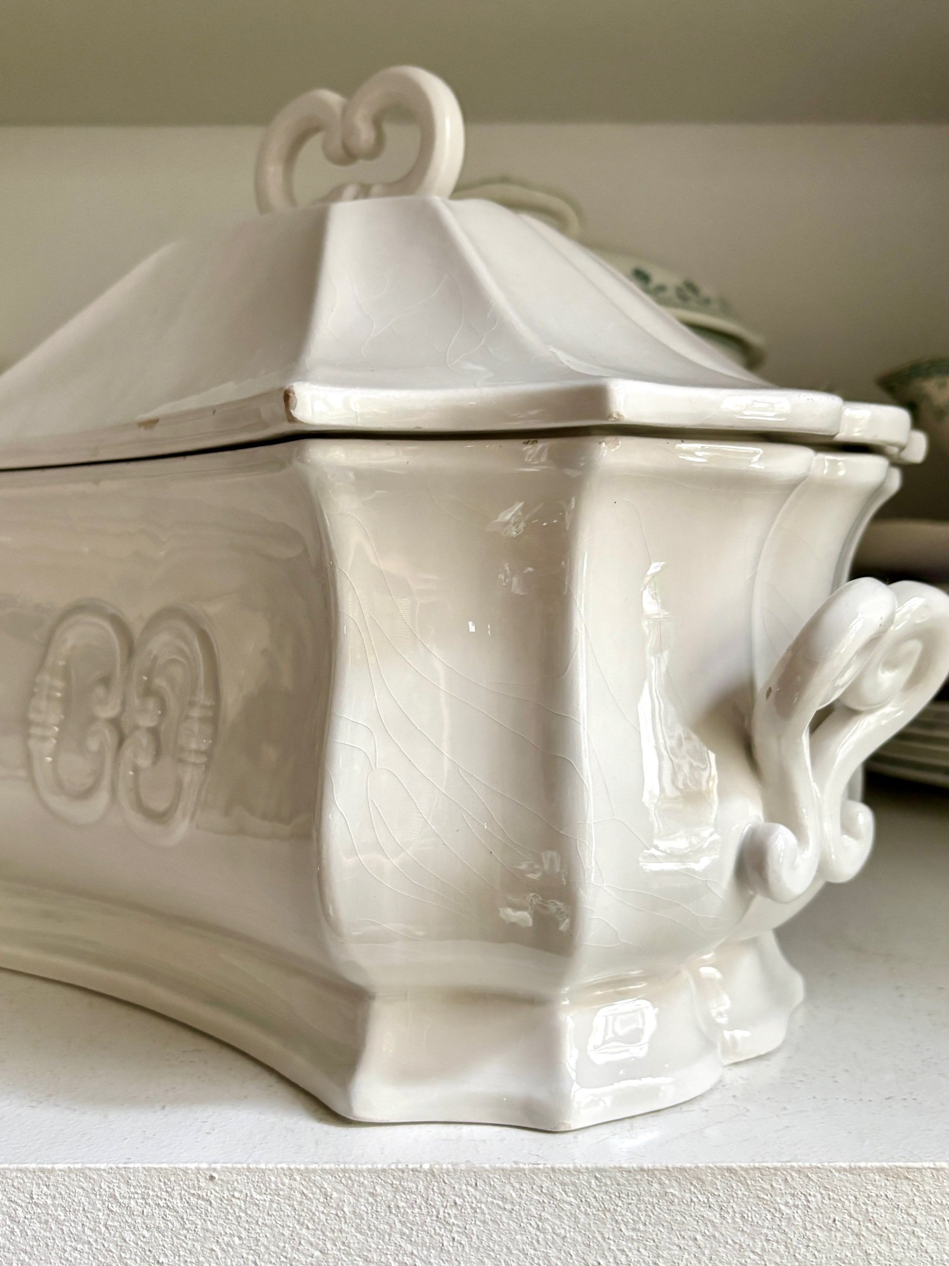 centre-table-soupiere-faience-blanche-italie-vaisselle-vintage-axs-design-paris-france