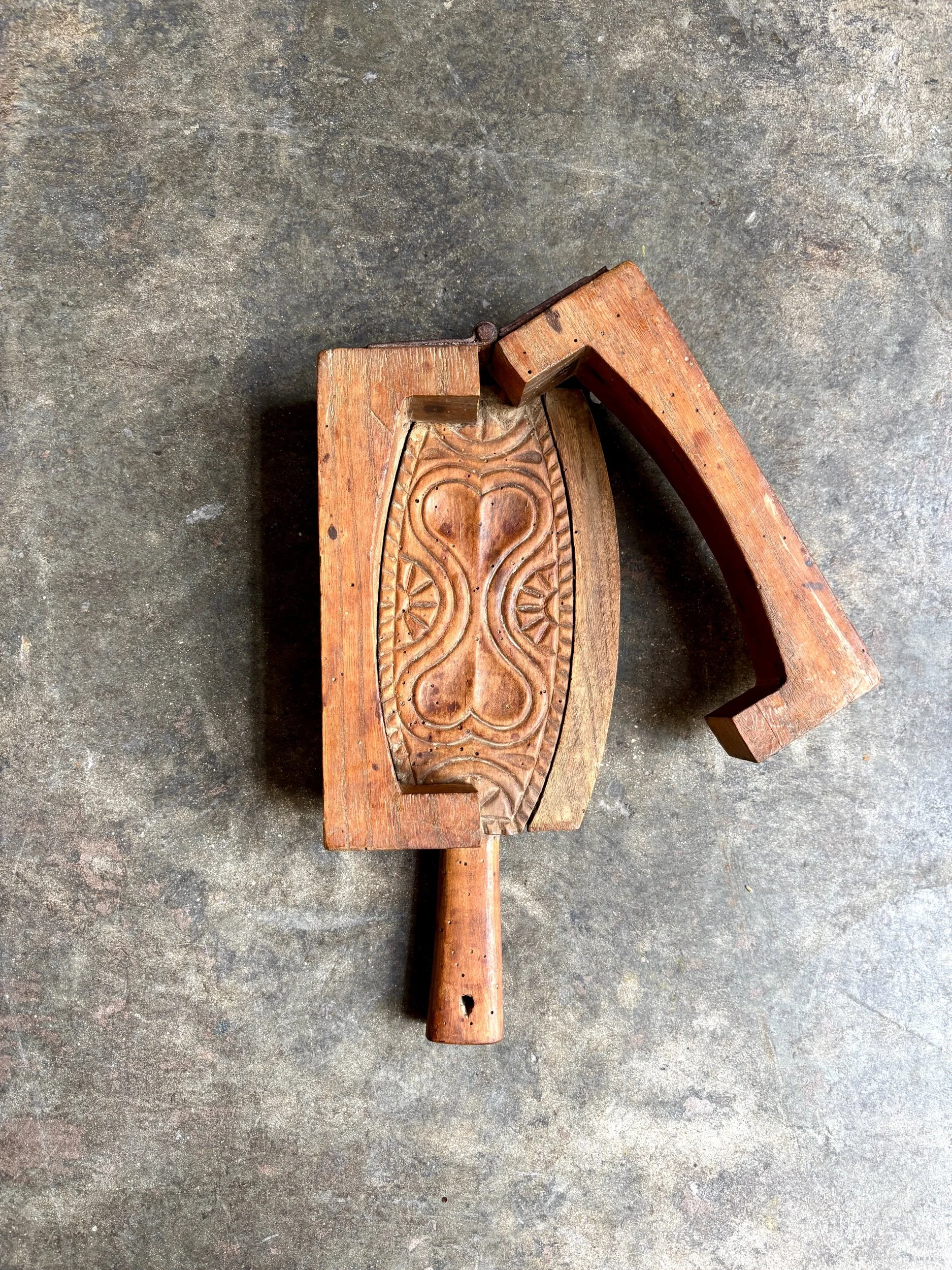 moule-beurre-bois-cuisine-vintage-axs-design-paris-france