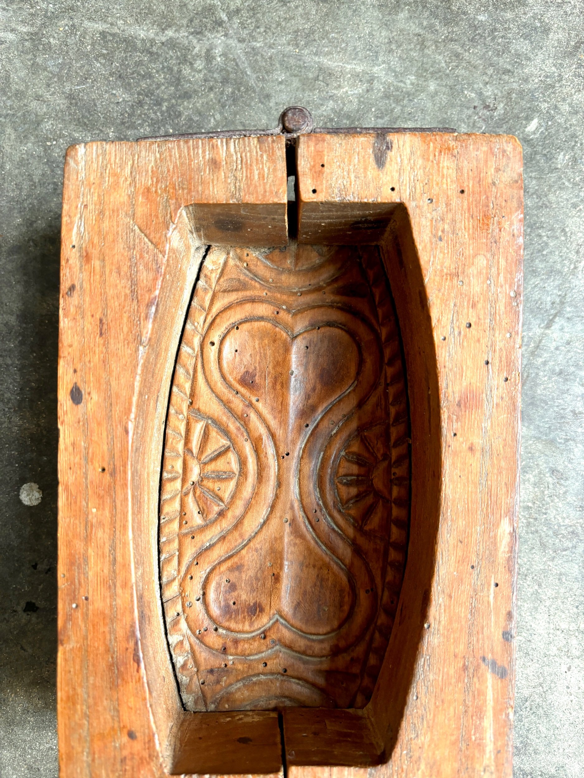 moule-beurre-bois-cuisine-vintage-axs-design-paris-france
